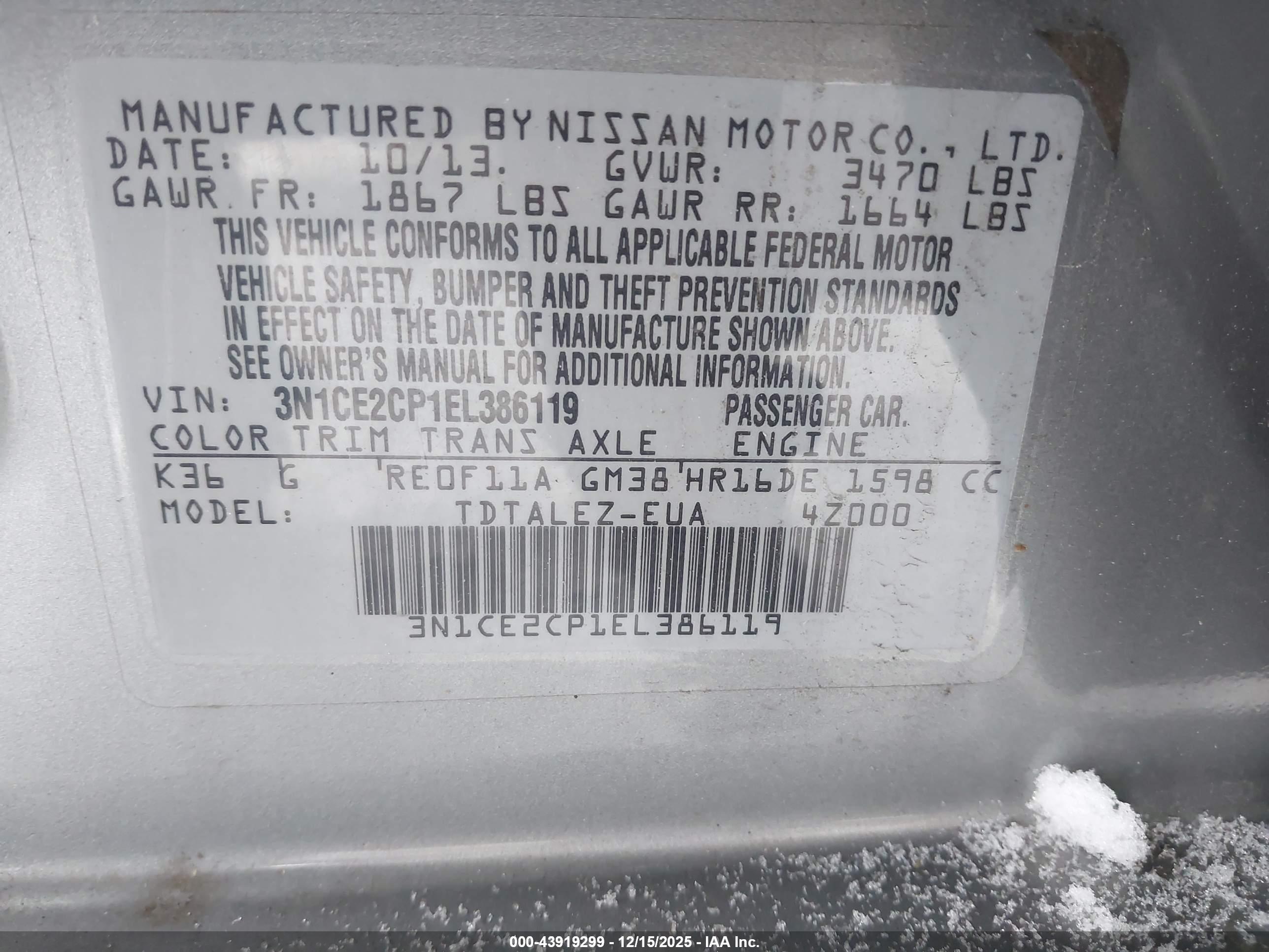 NISSAN VERSA image 9