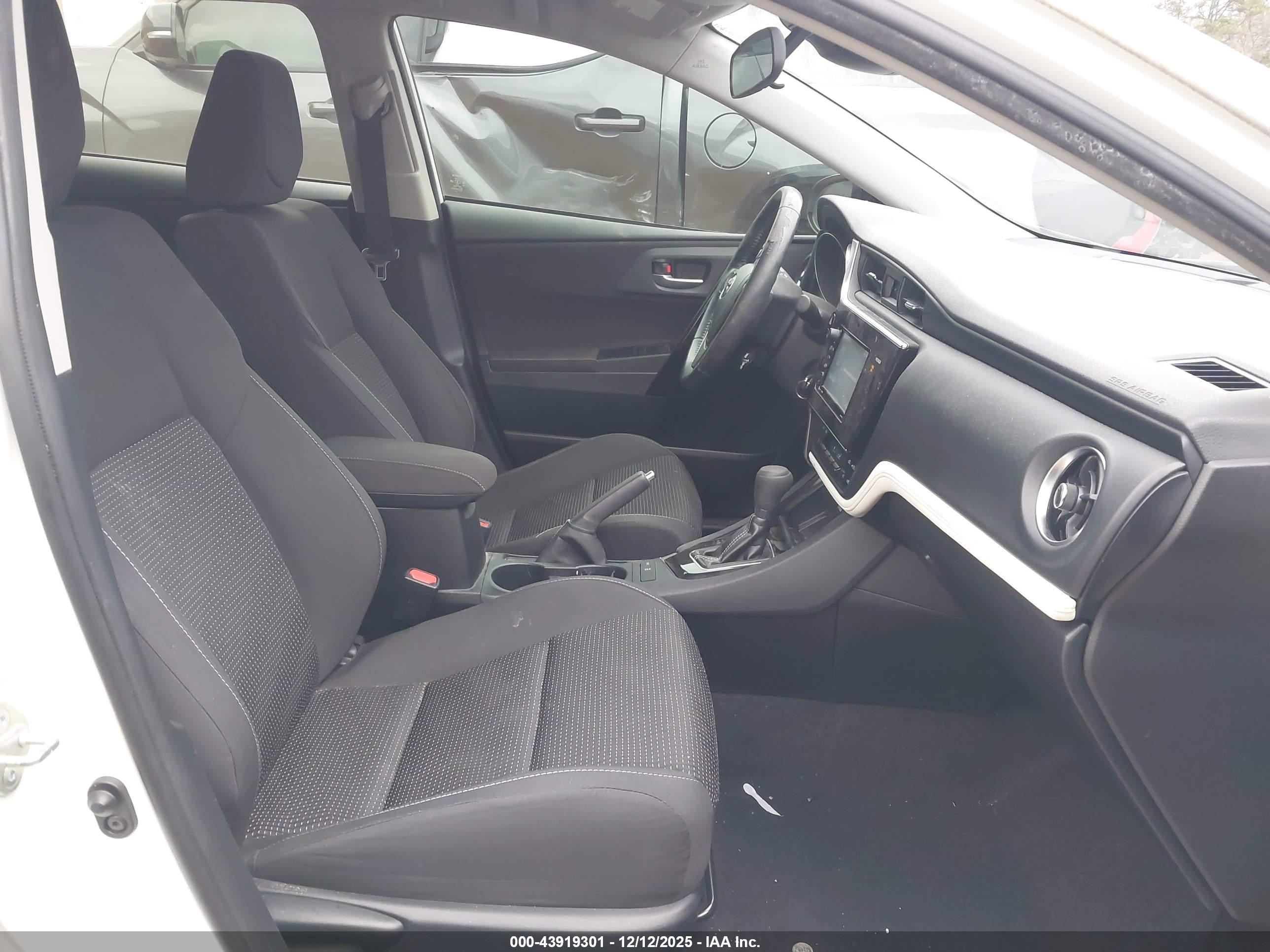 TOYOTA COROLLA image 5