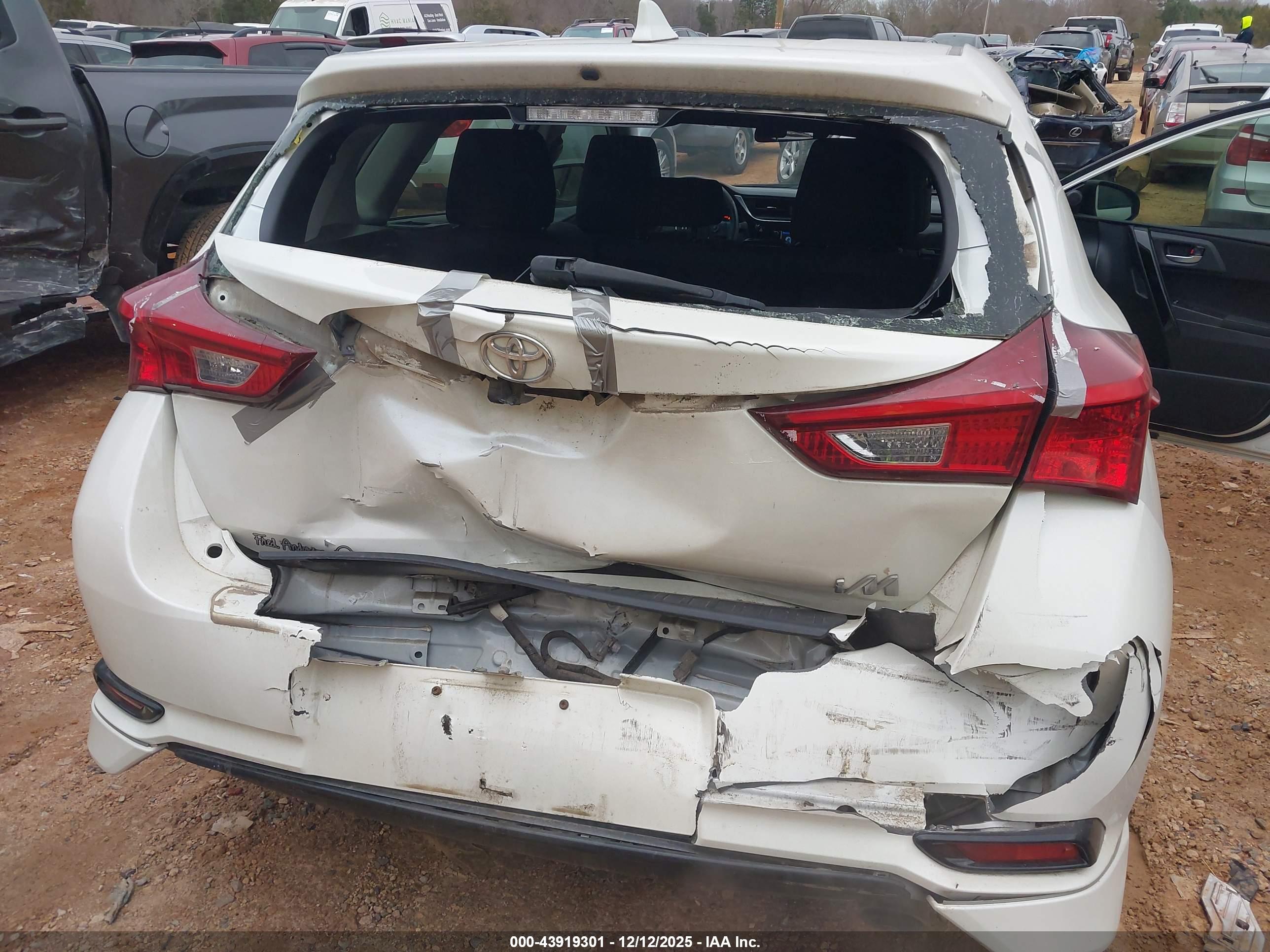 TOYOTA COROLLA image 6
