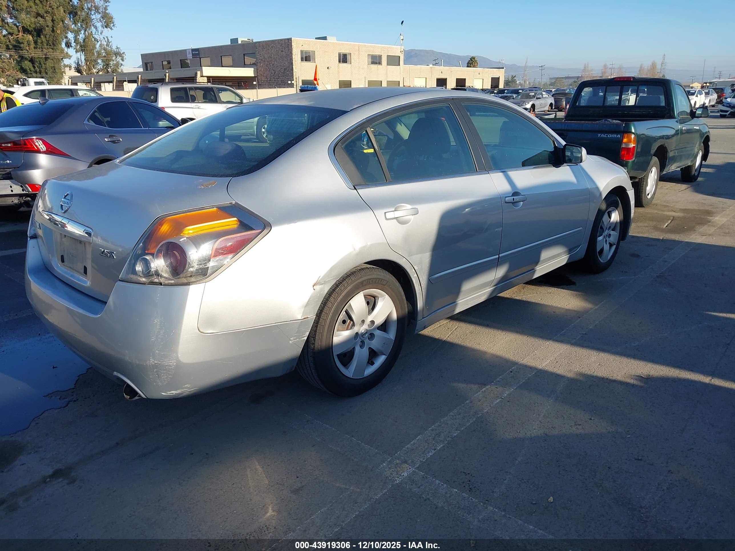 NISSAN ALTIMA image 4