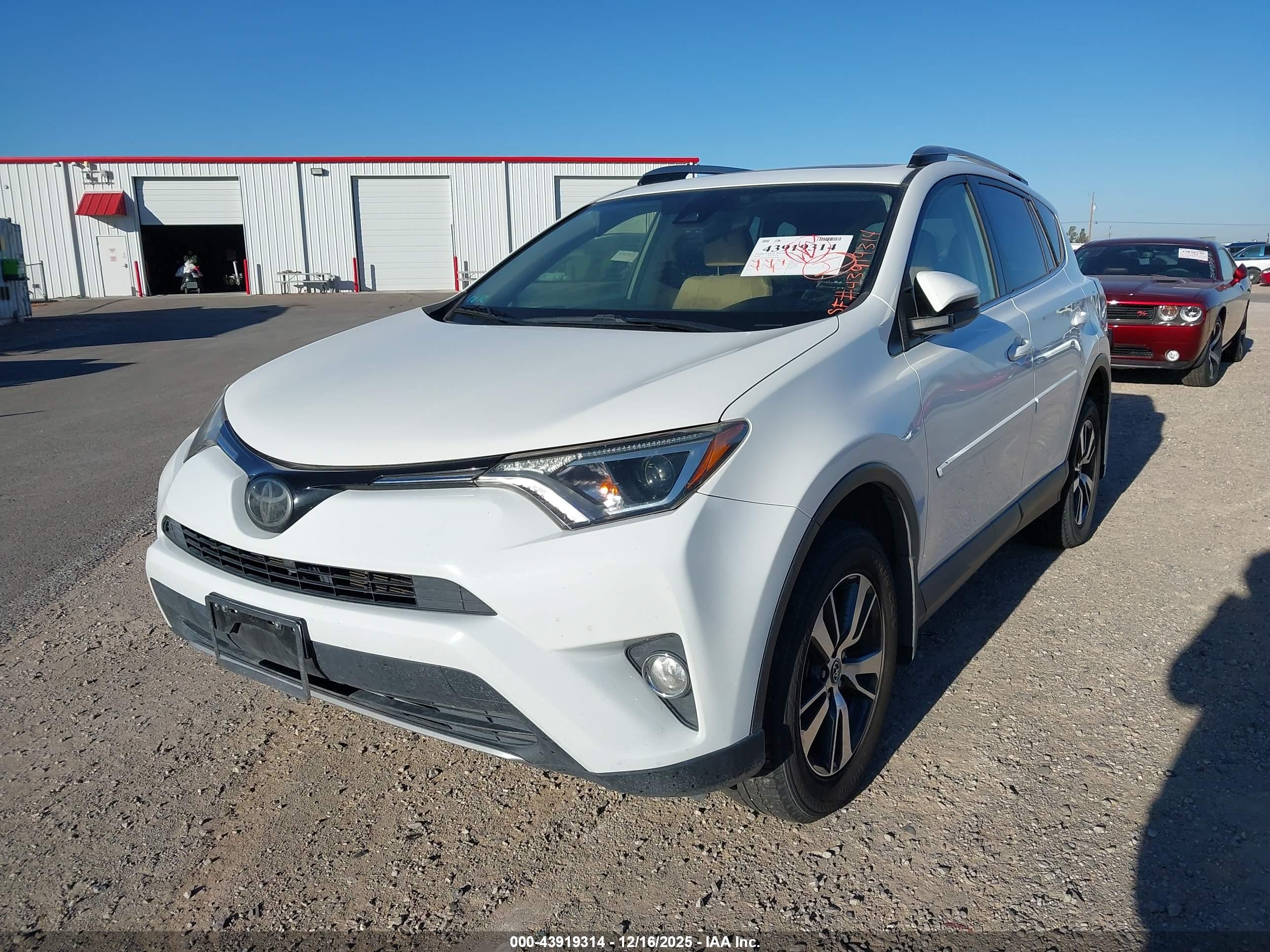 TOYOTA RAV4 image 2
