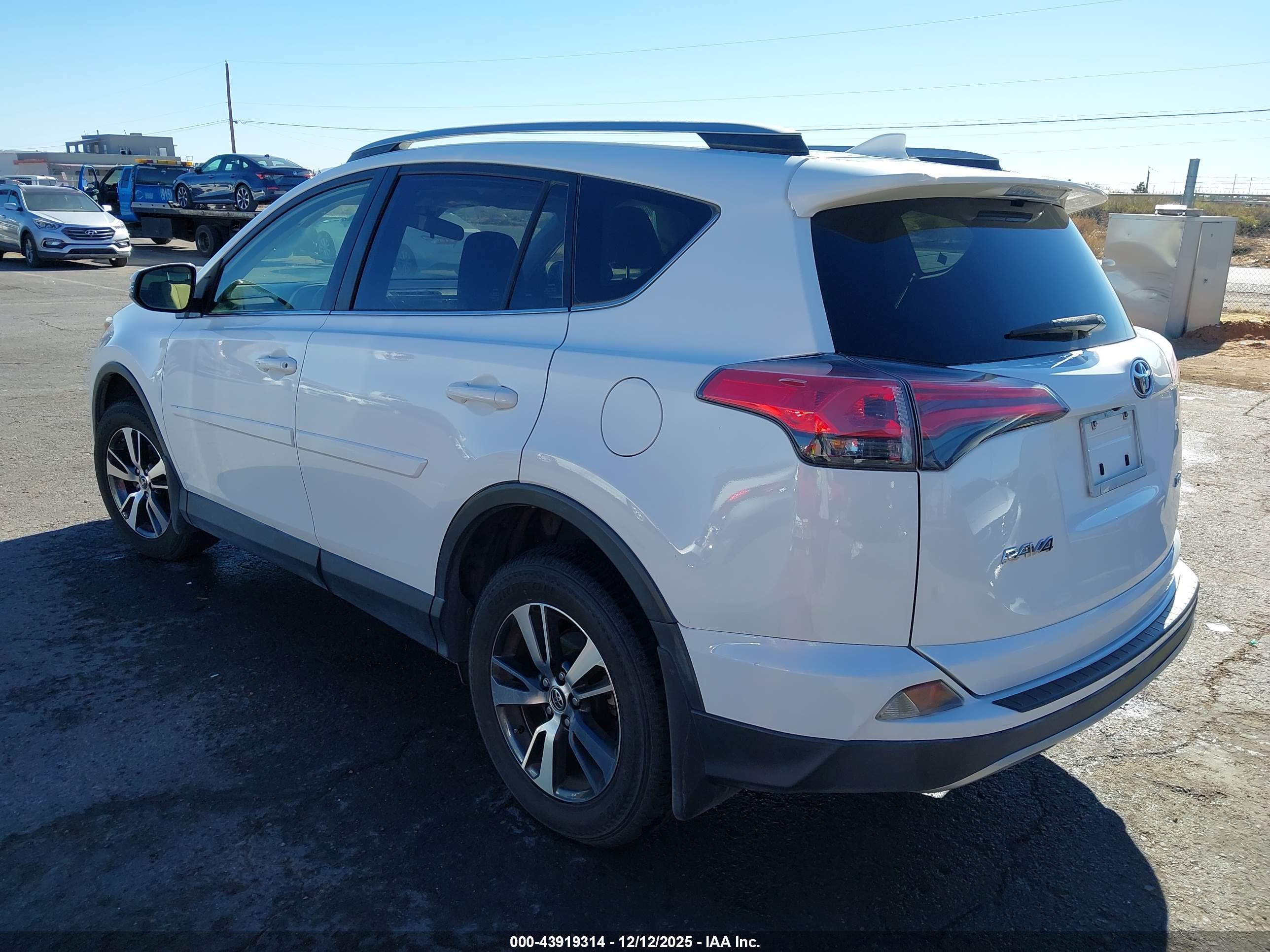 TOYOTA RAV4 image 3