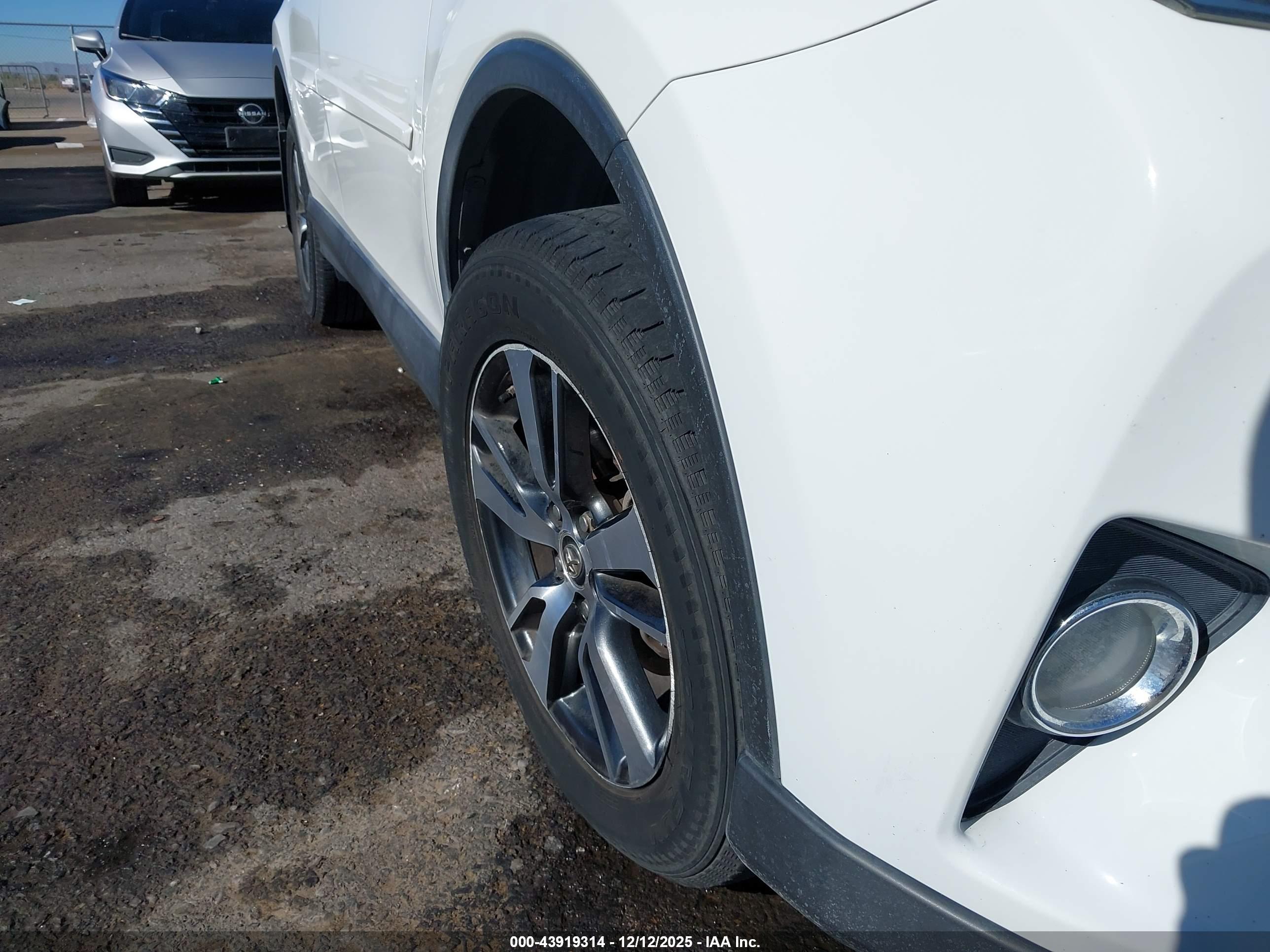 TOYOTA RAV4 image 6