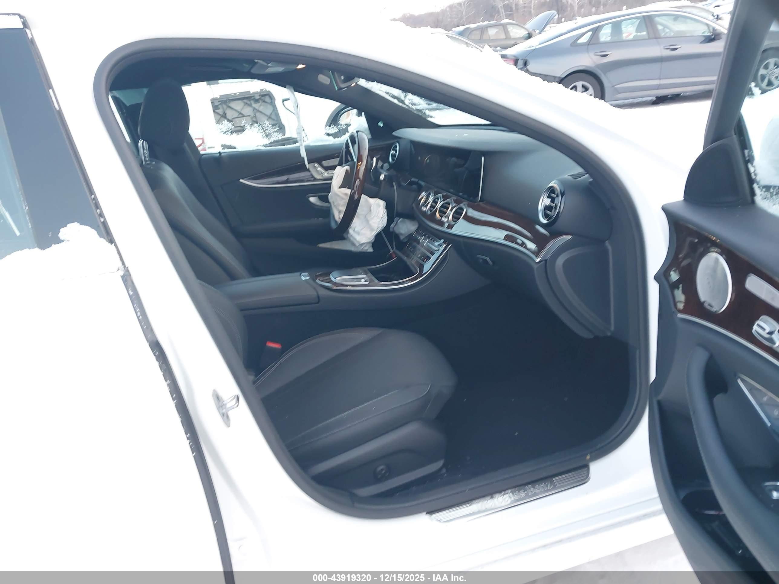 MERCEDES-BENZ E image 5