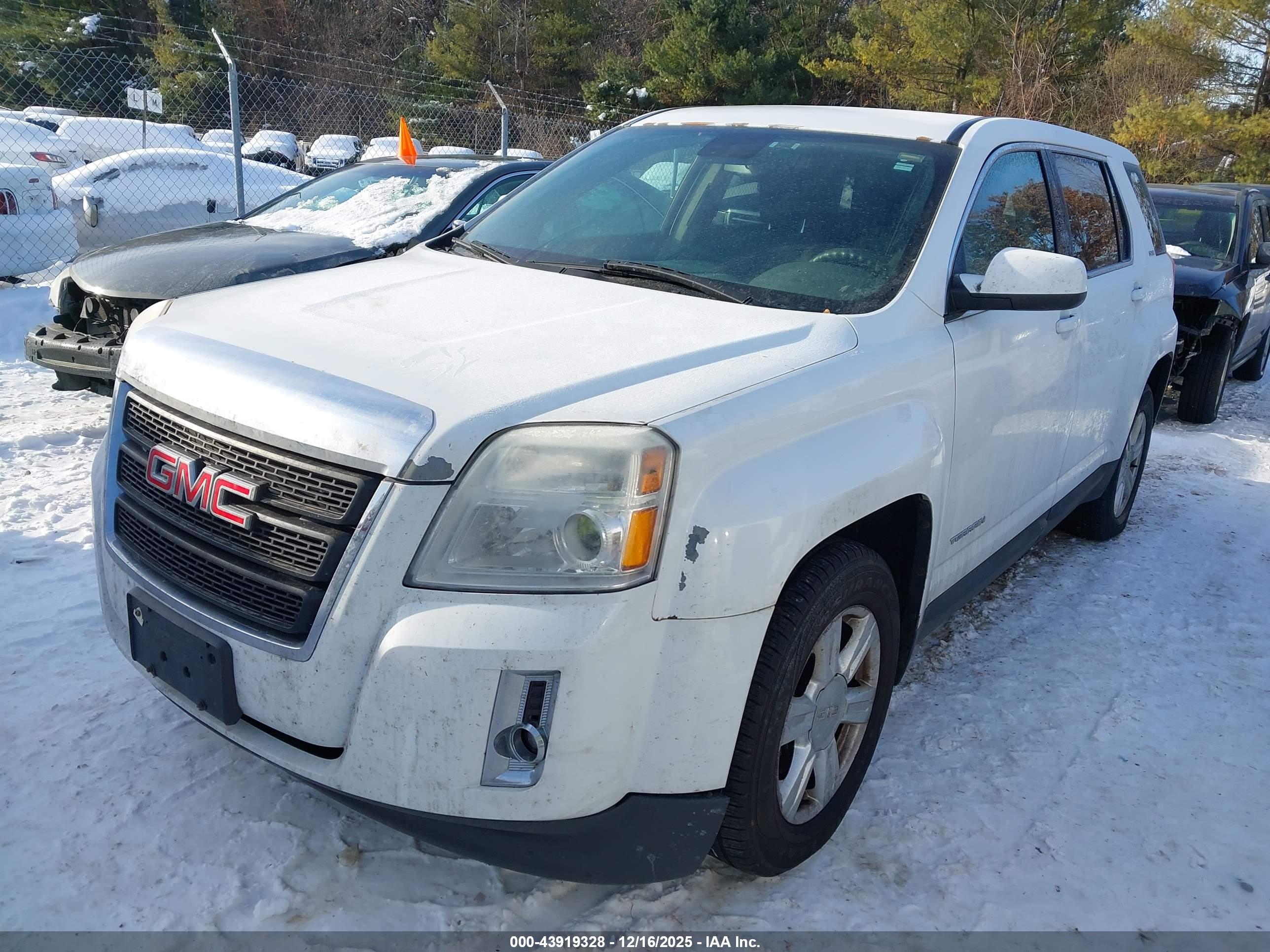 GMC TERRAIN image 2