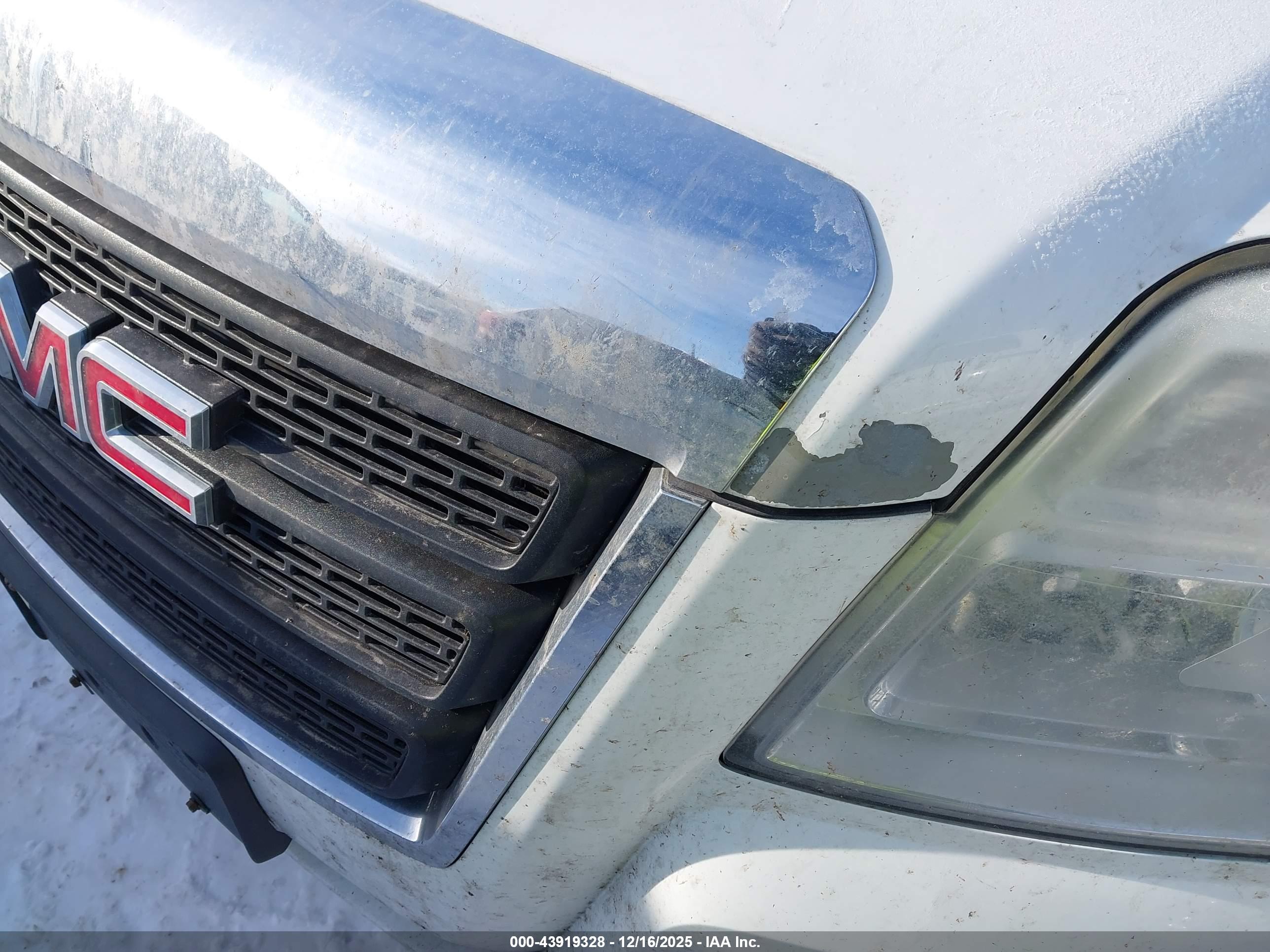GMC TERRAIN image 6