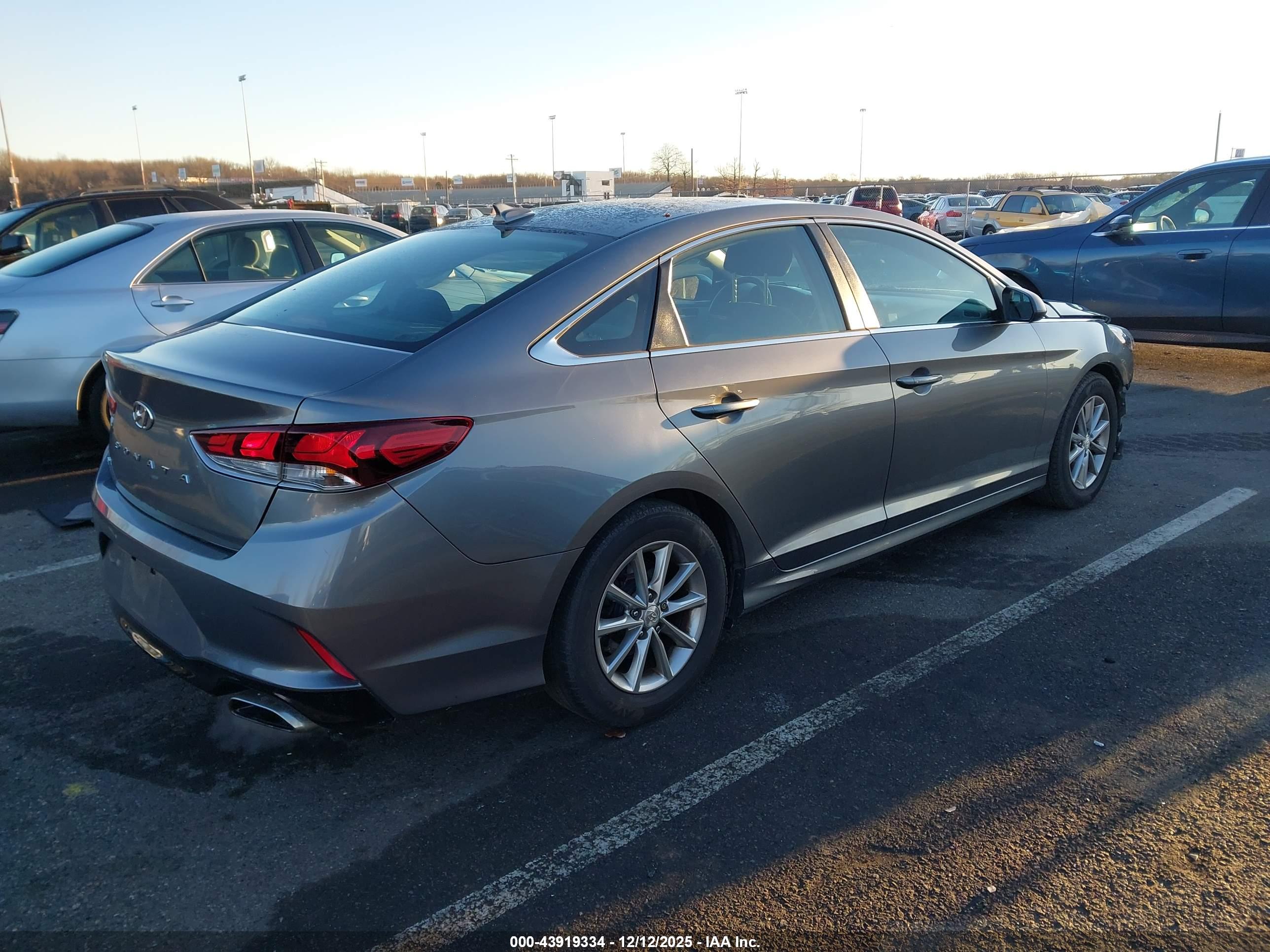 HYUNDAI SONATA image 4