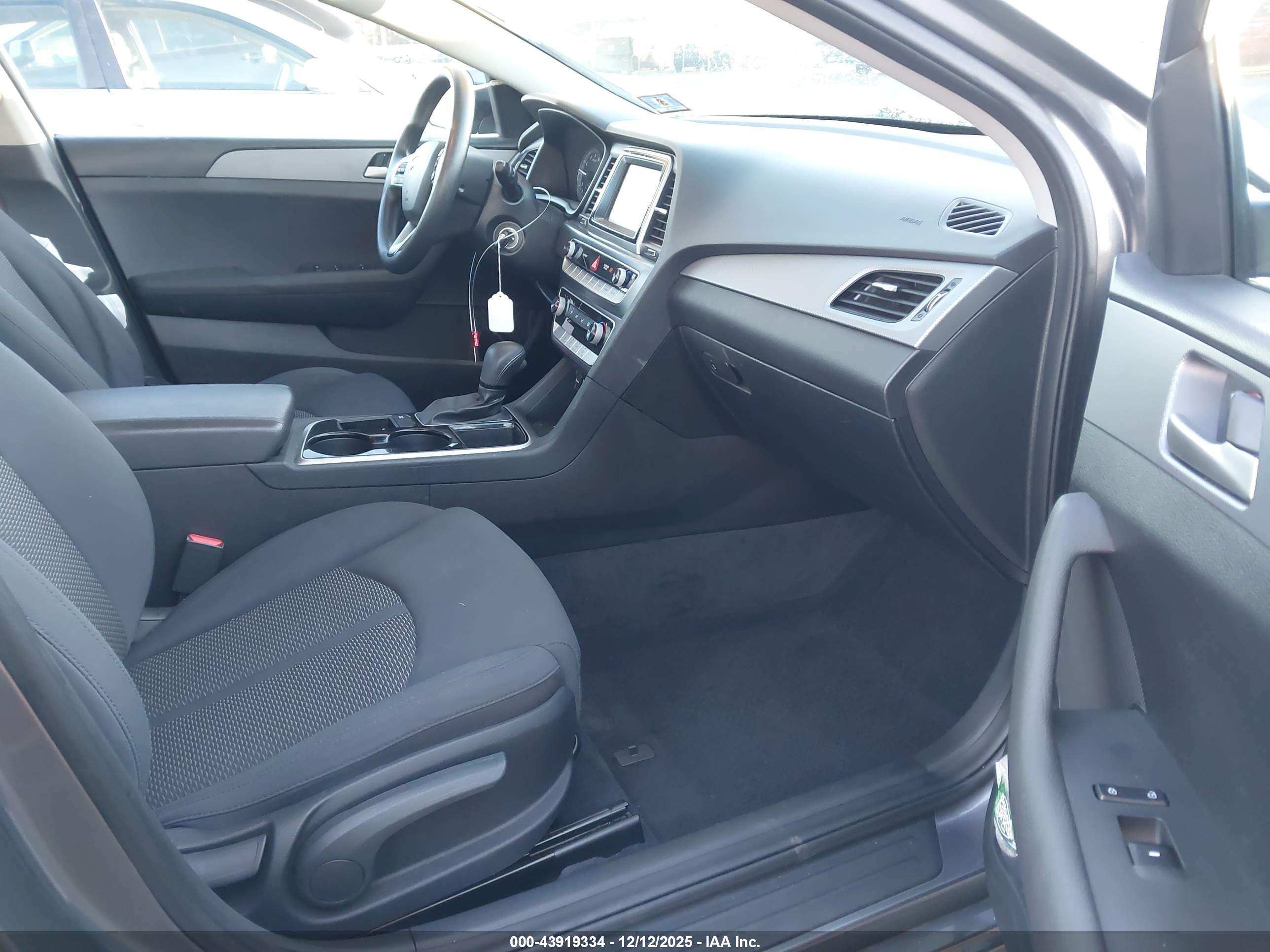 HYUNDAI SONATA image 5