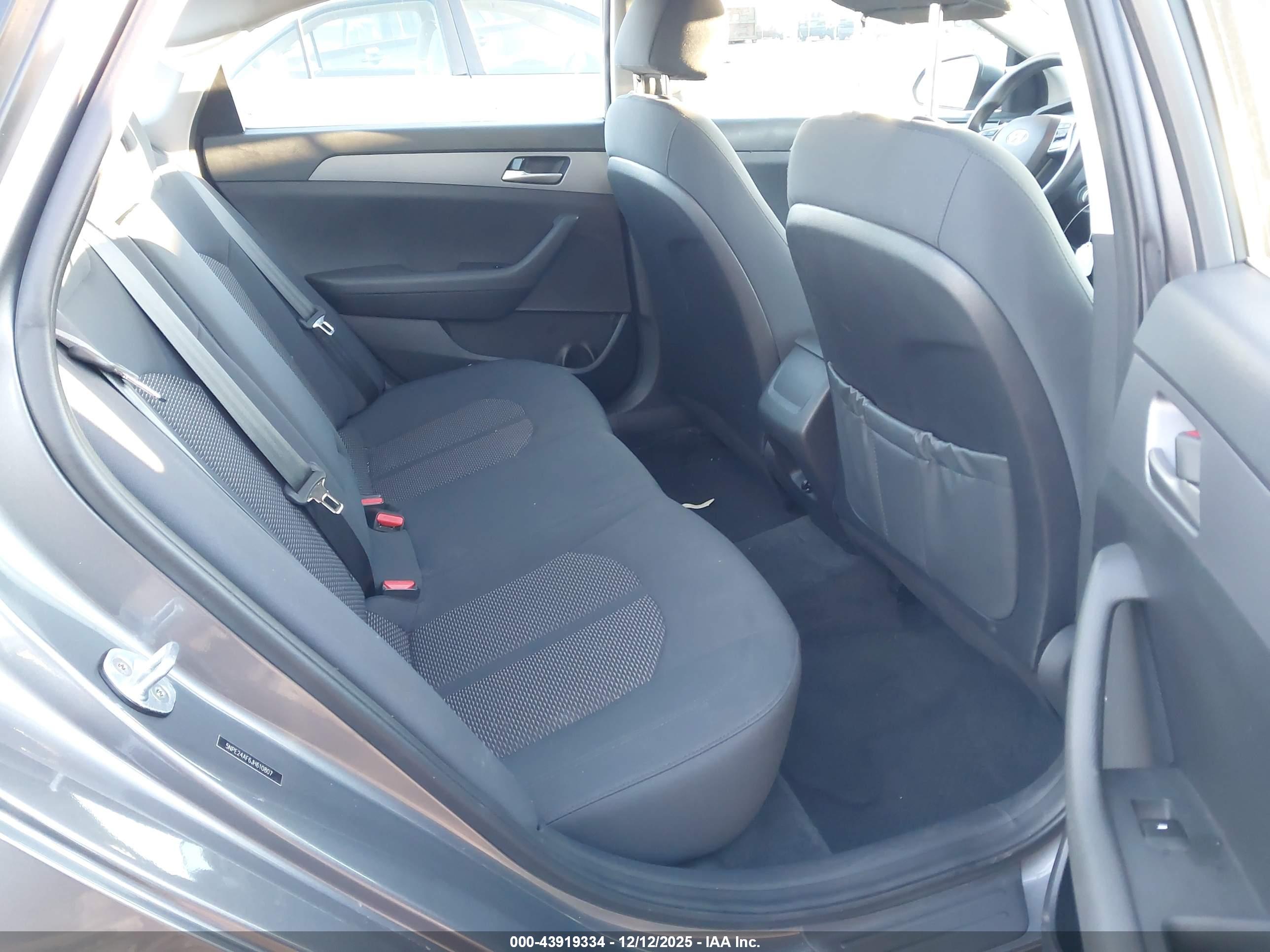 HYUNDAI SONATA image 8