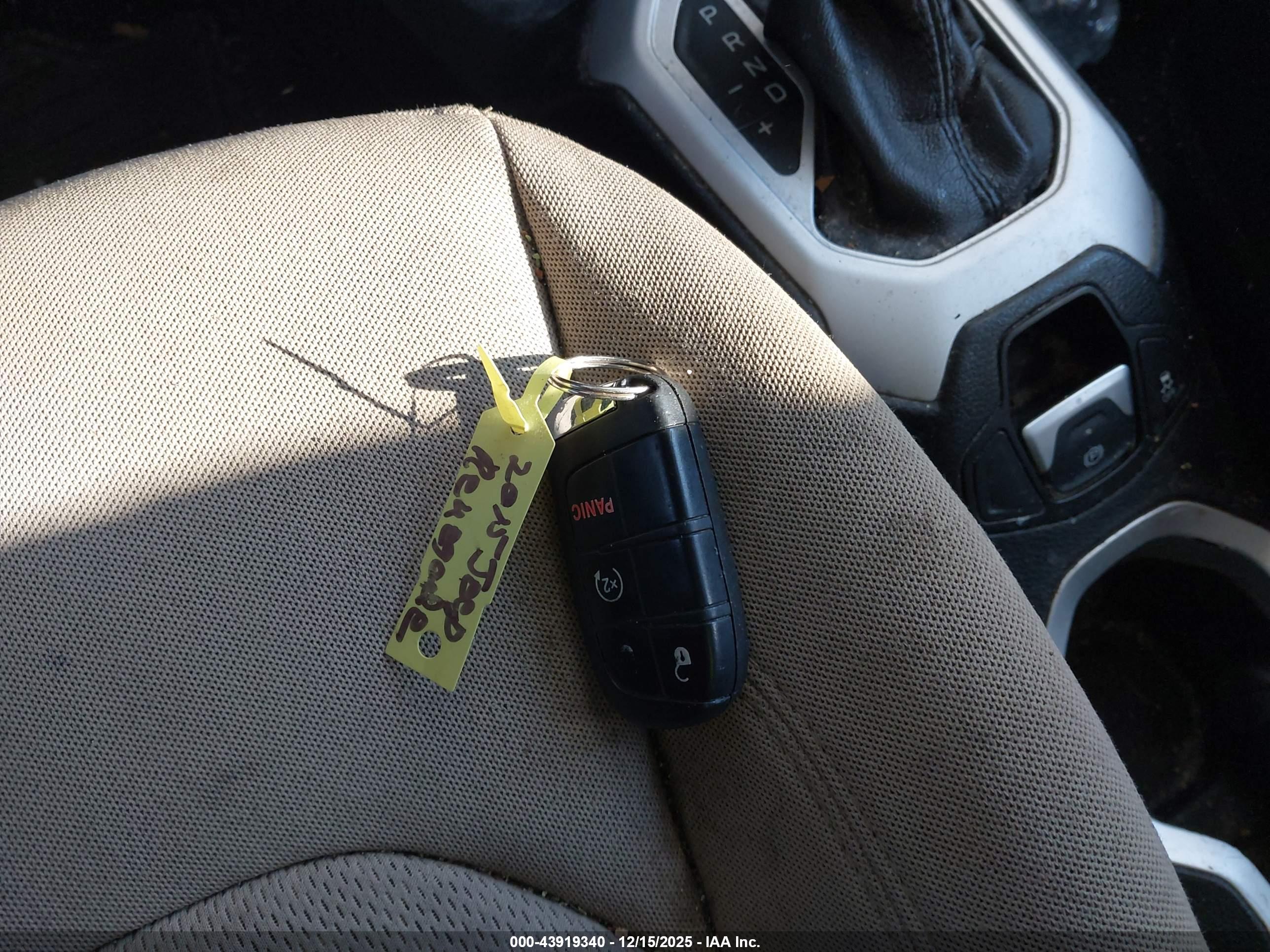 JEEP RENEGADE image 11