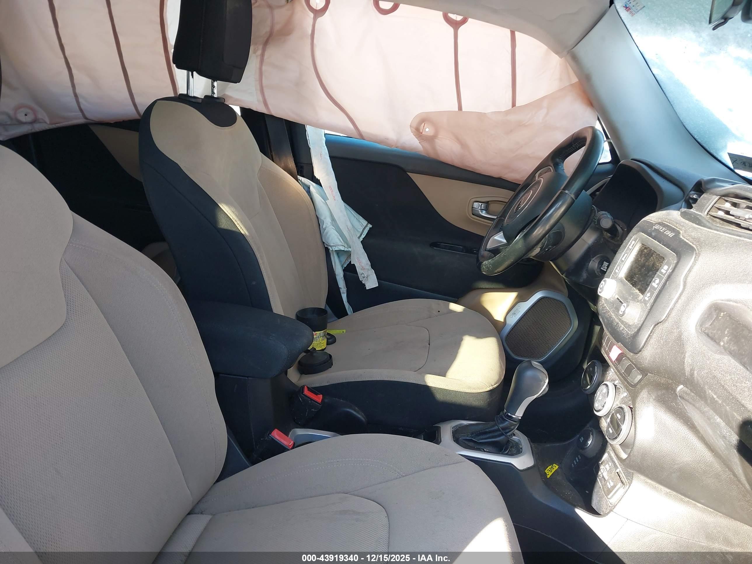 JEEP RENEGADE image 5