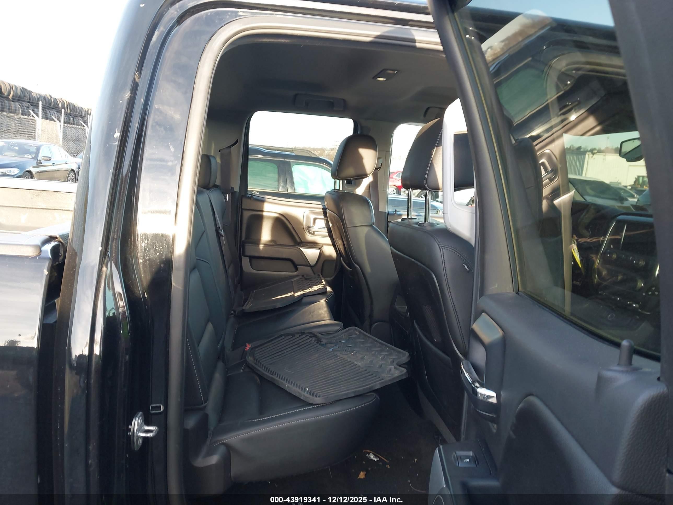 CHEVROLET SILVERADO image 8