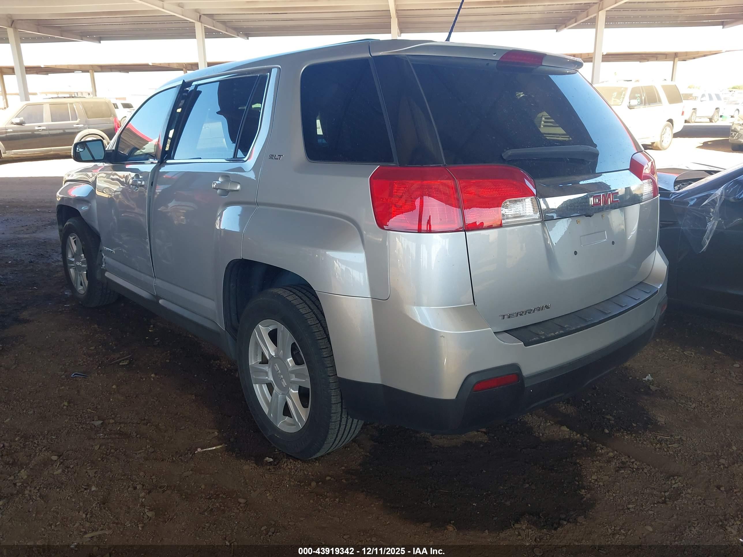 GMC TERRAIN image 3