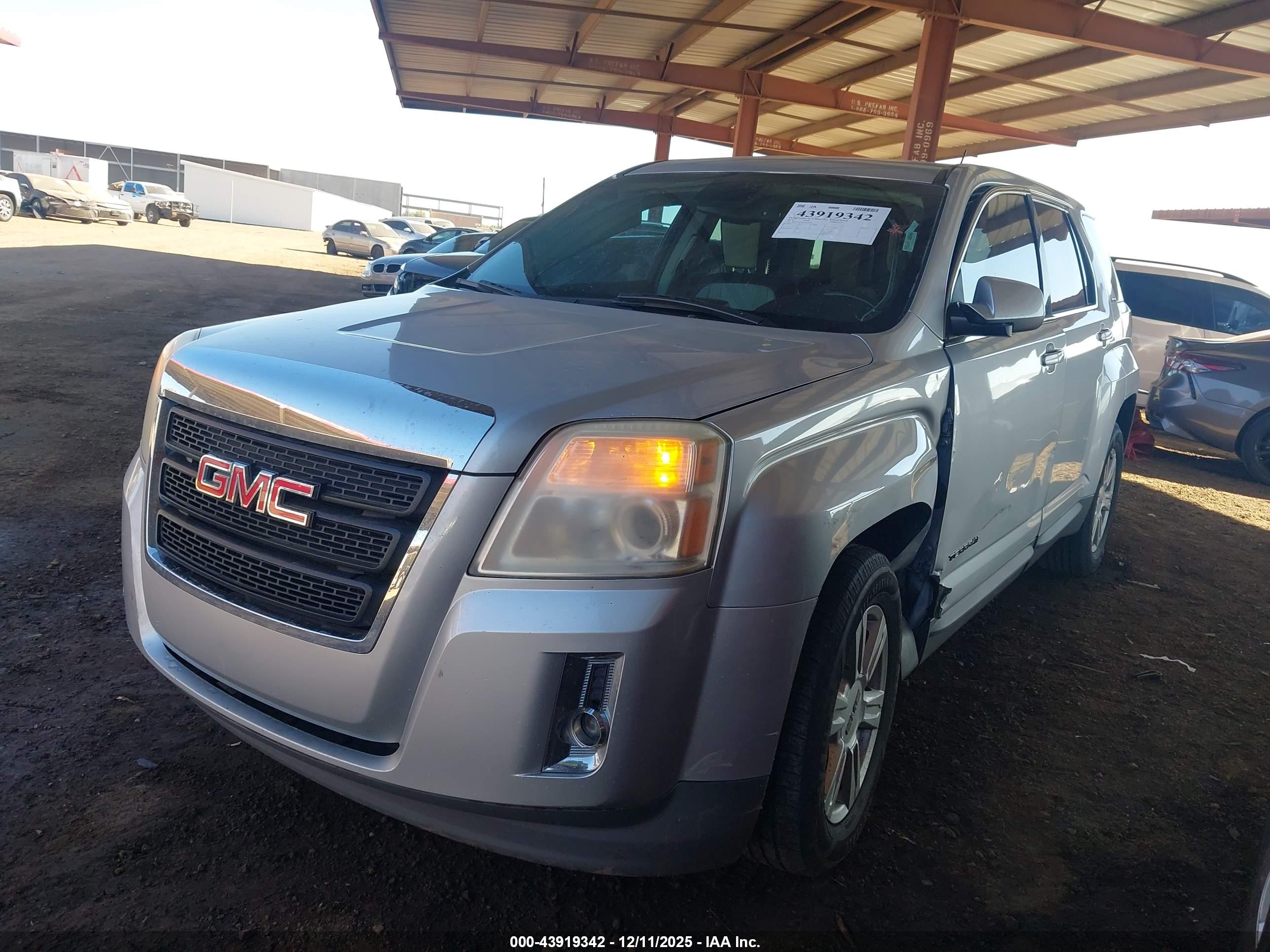 GMC TERRAIN image 6