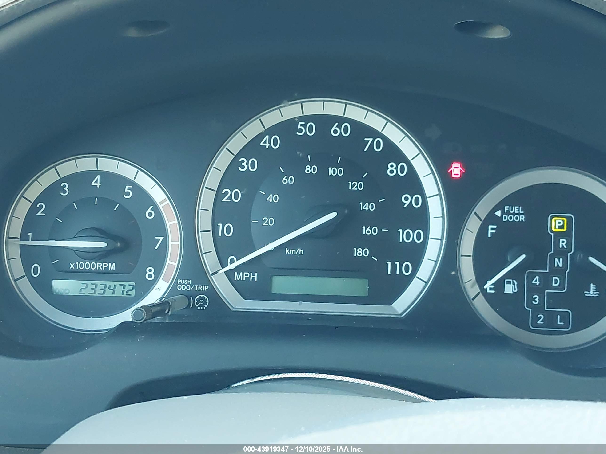TOYOTA SIENNA image 7