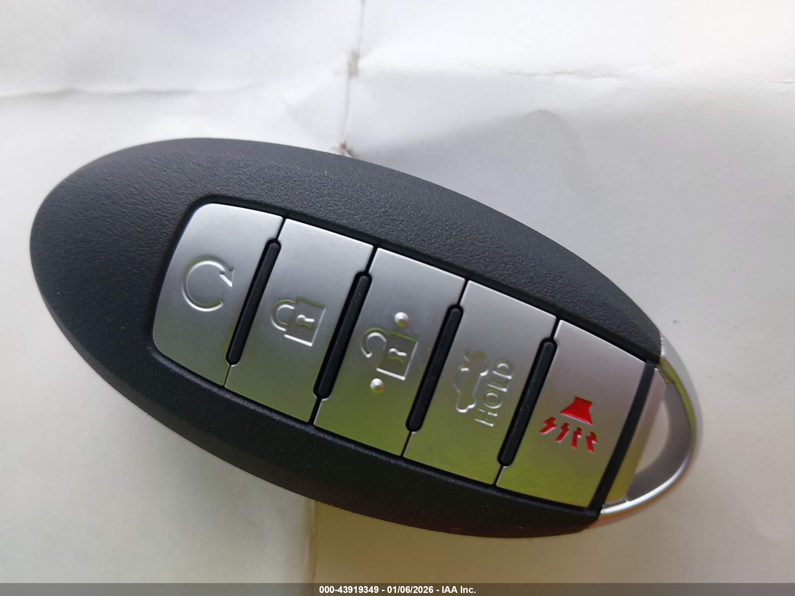 INFINITI JX35 image 11