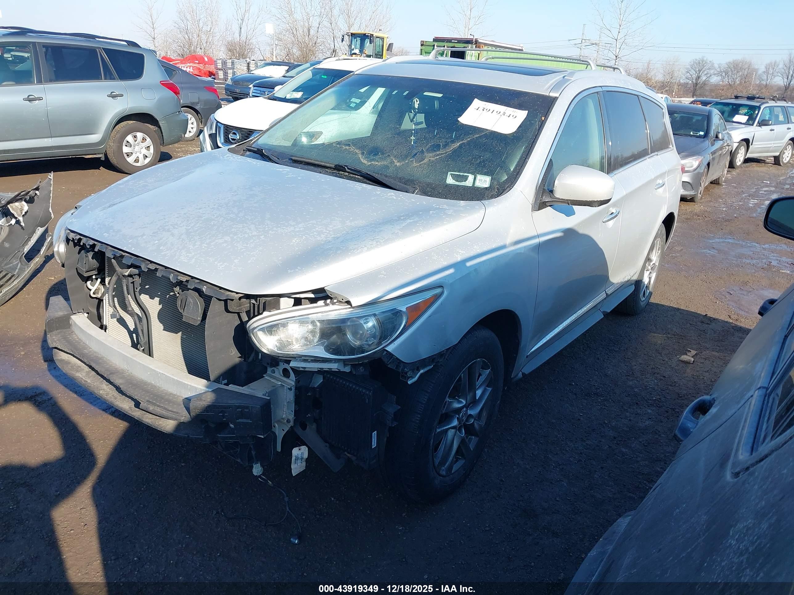 INFINITI JX35 image 2