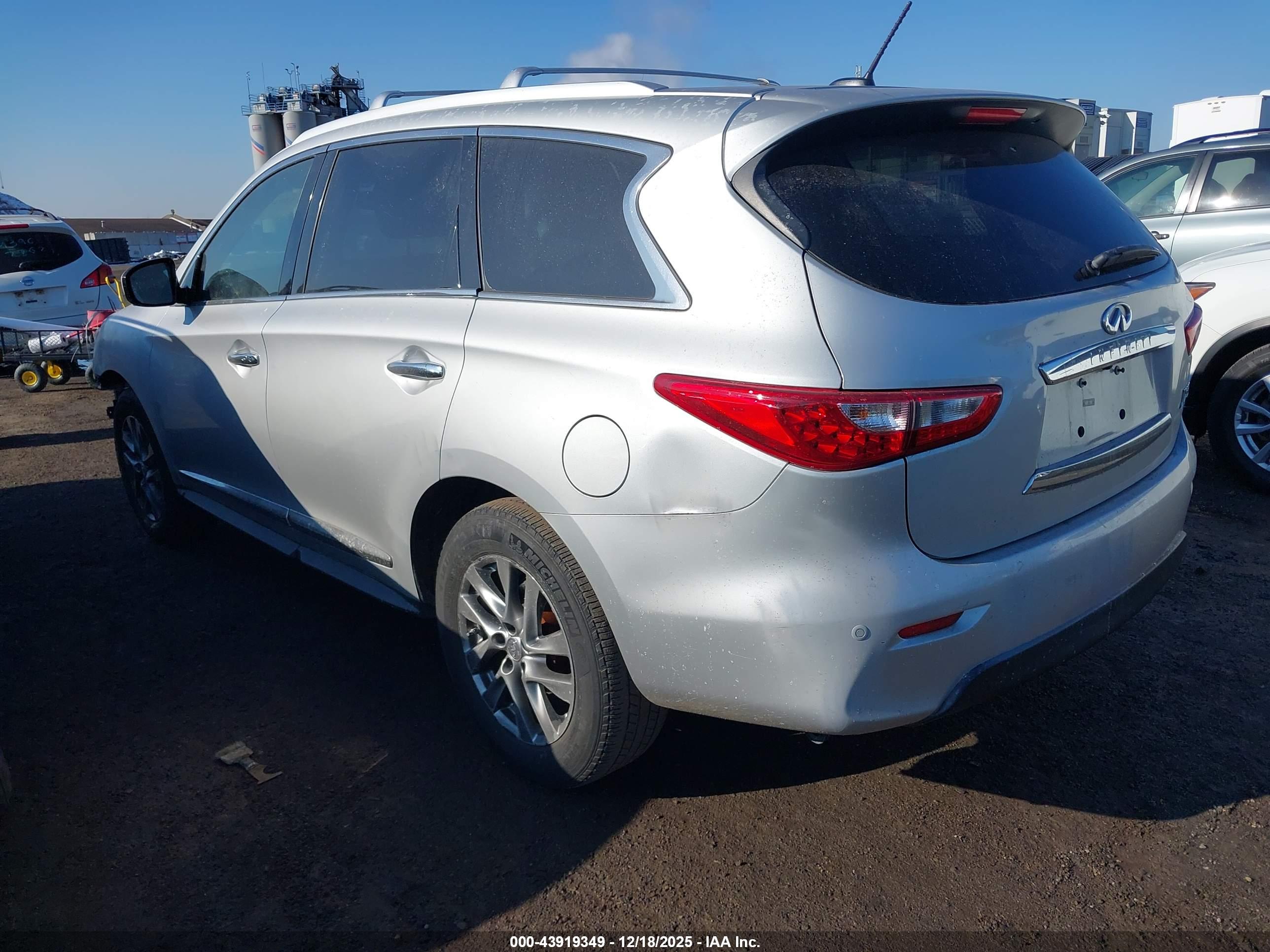 INFINITI JX35 image 3