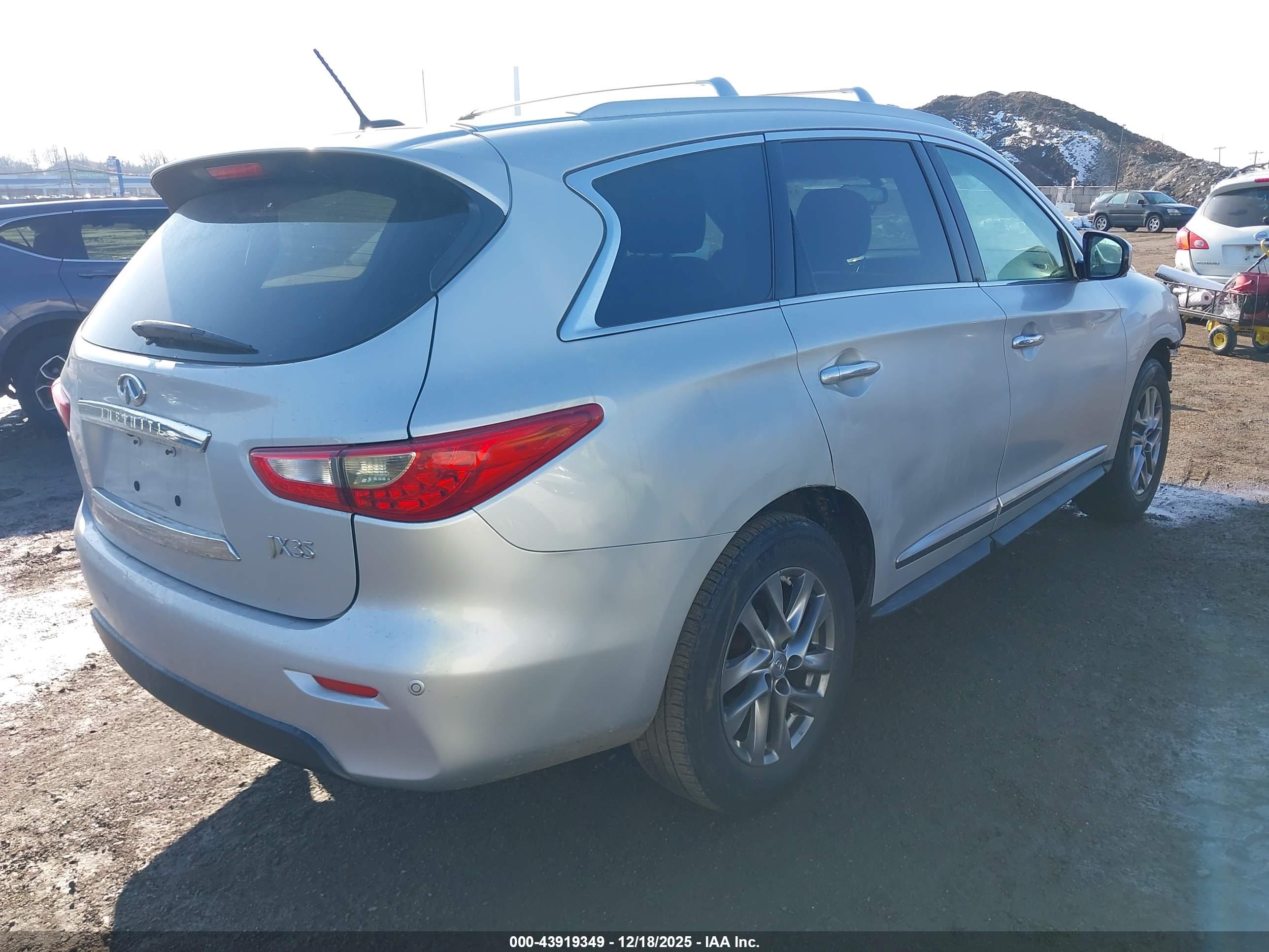 INFINITI JX35 image 4