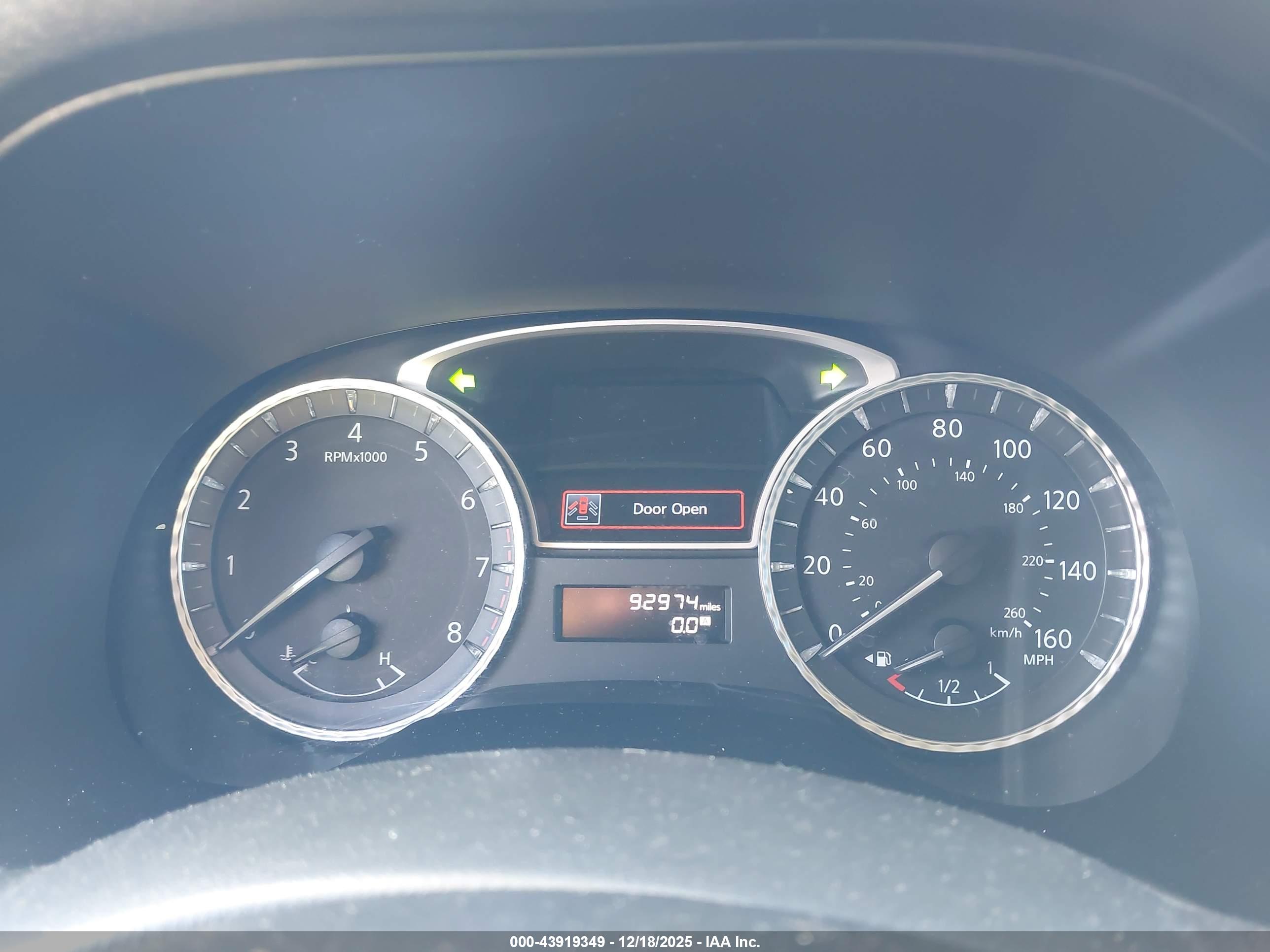INFINITI JX35 image 7
