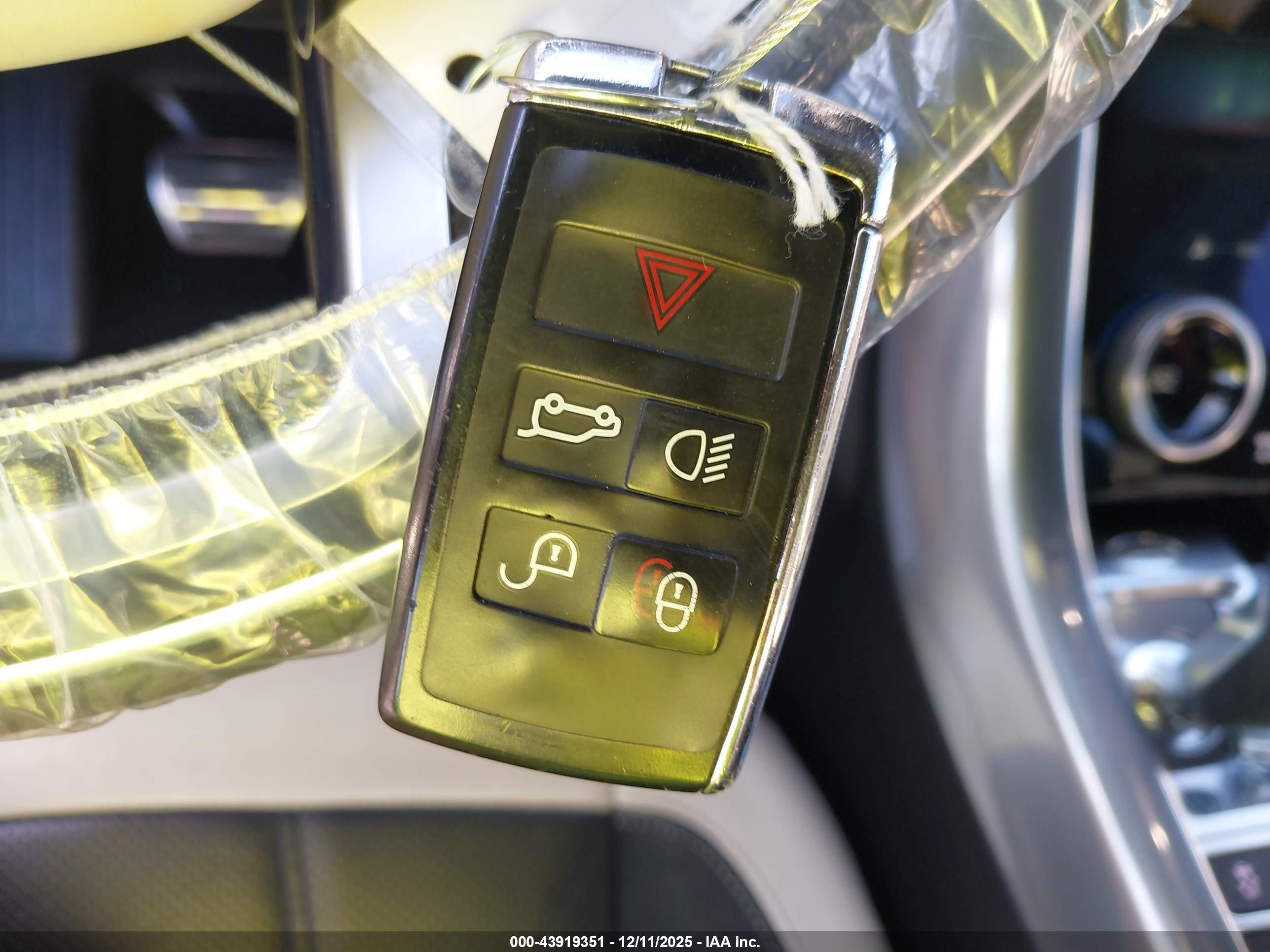 LAND ROVER image 11