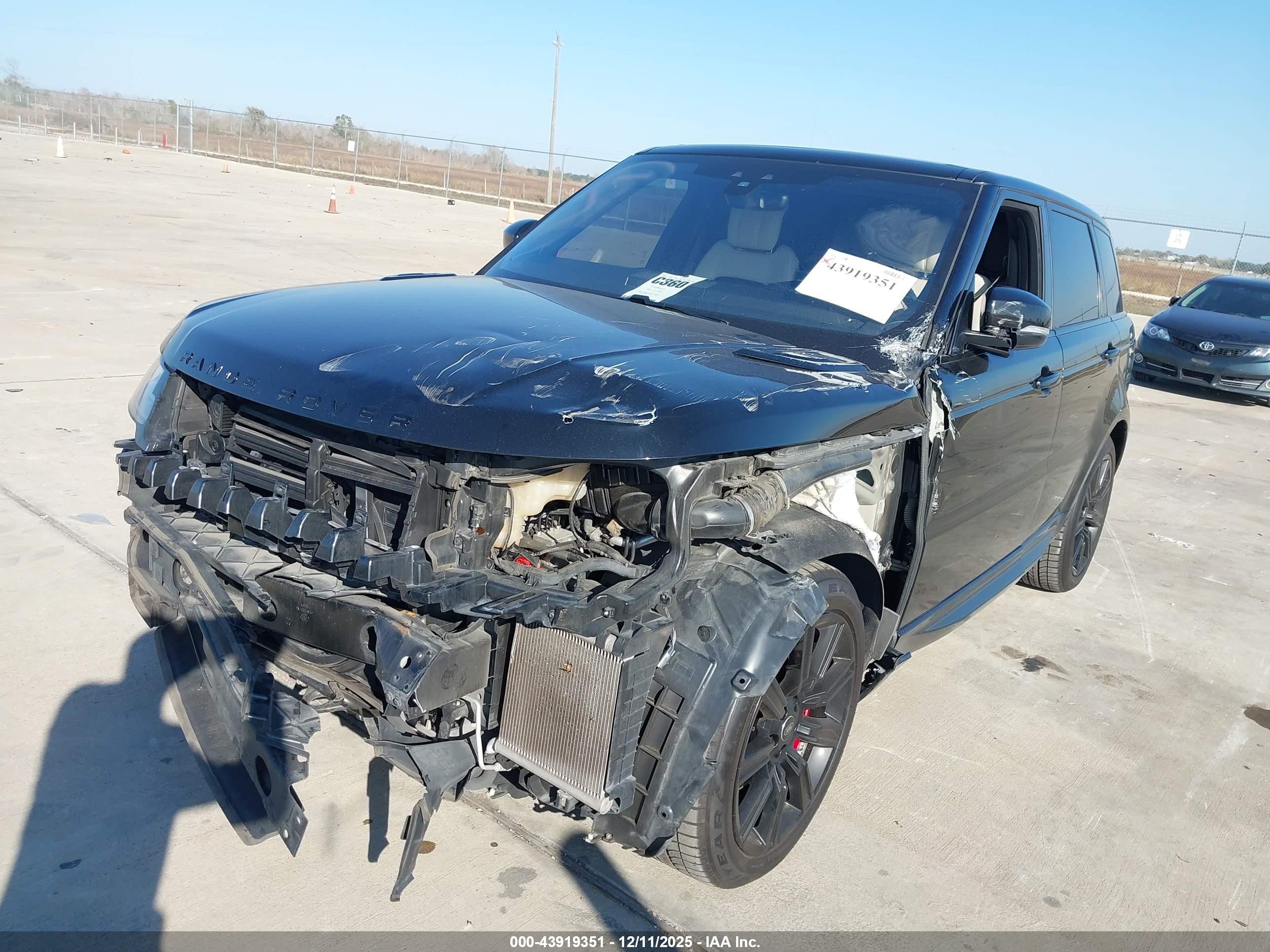 LAND ROVER image 2