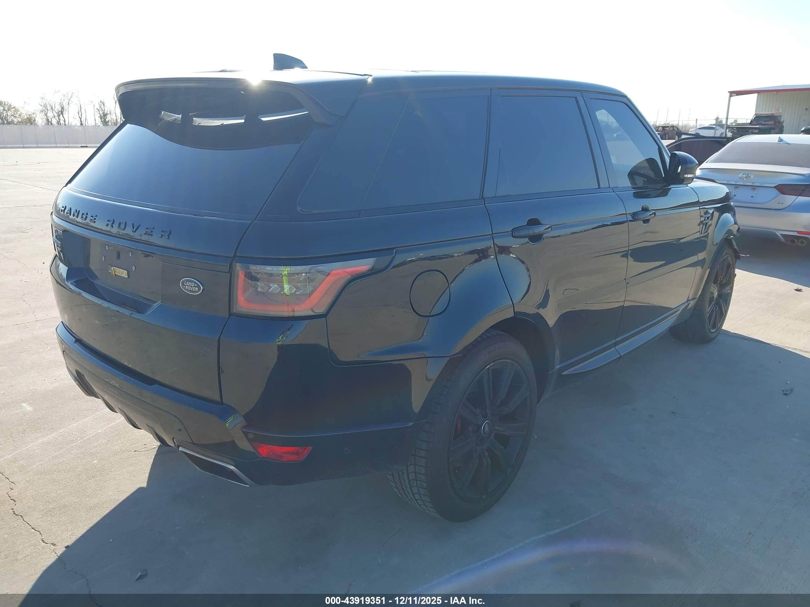 LAND ROVER image 4