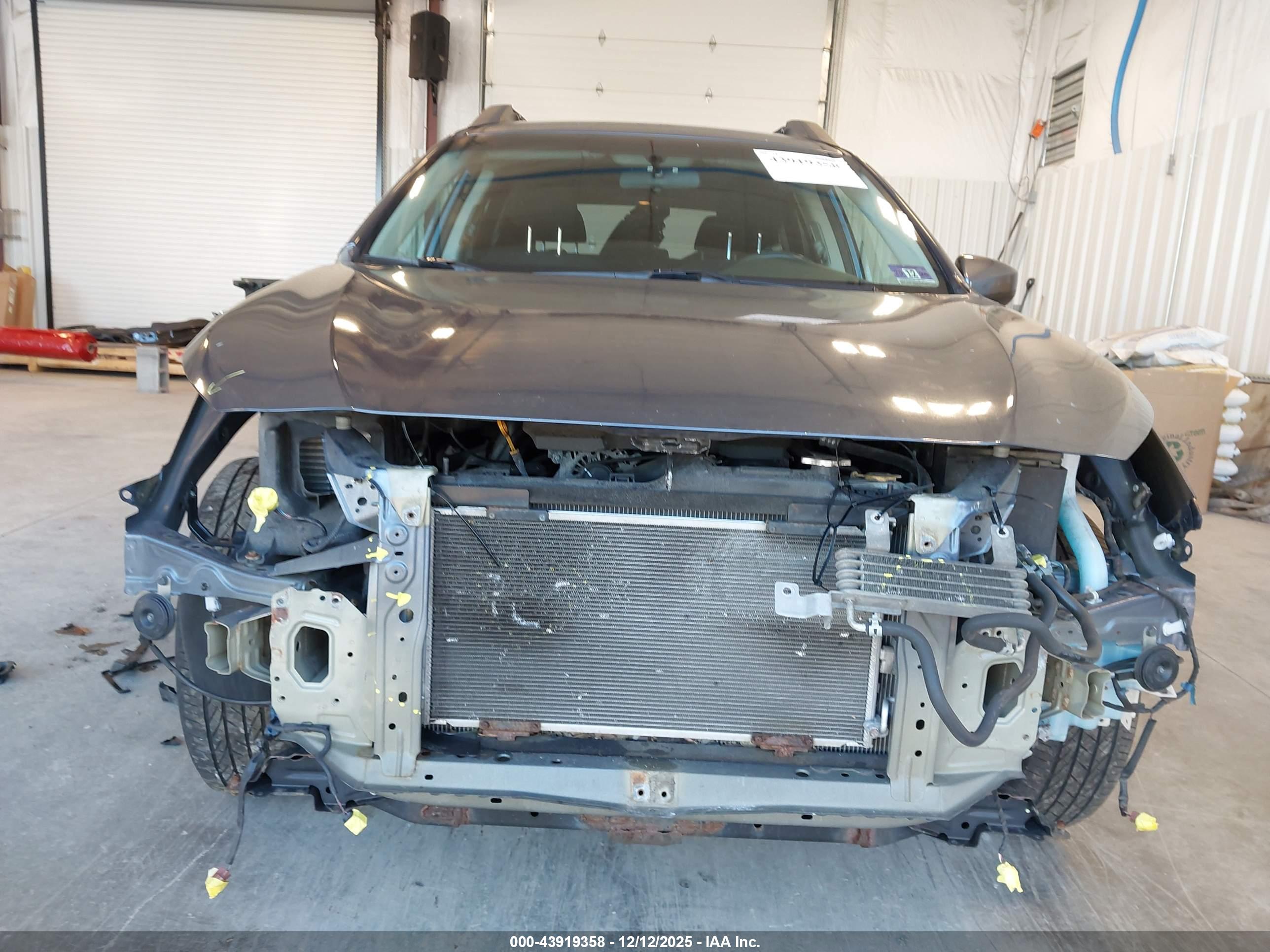 SUBARU OUTBACK image 6