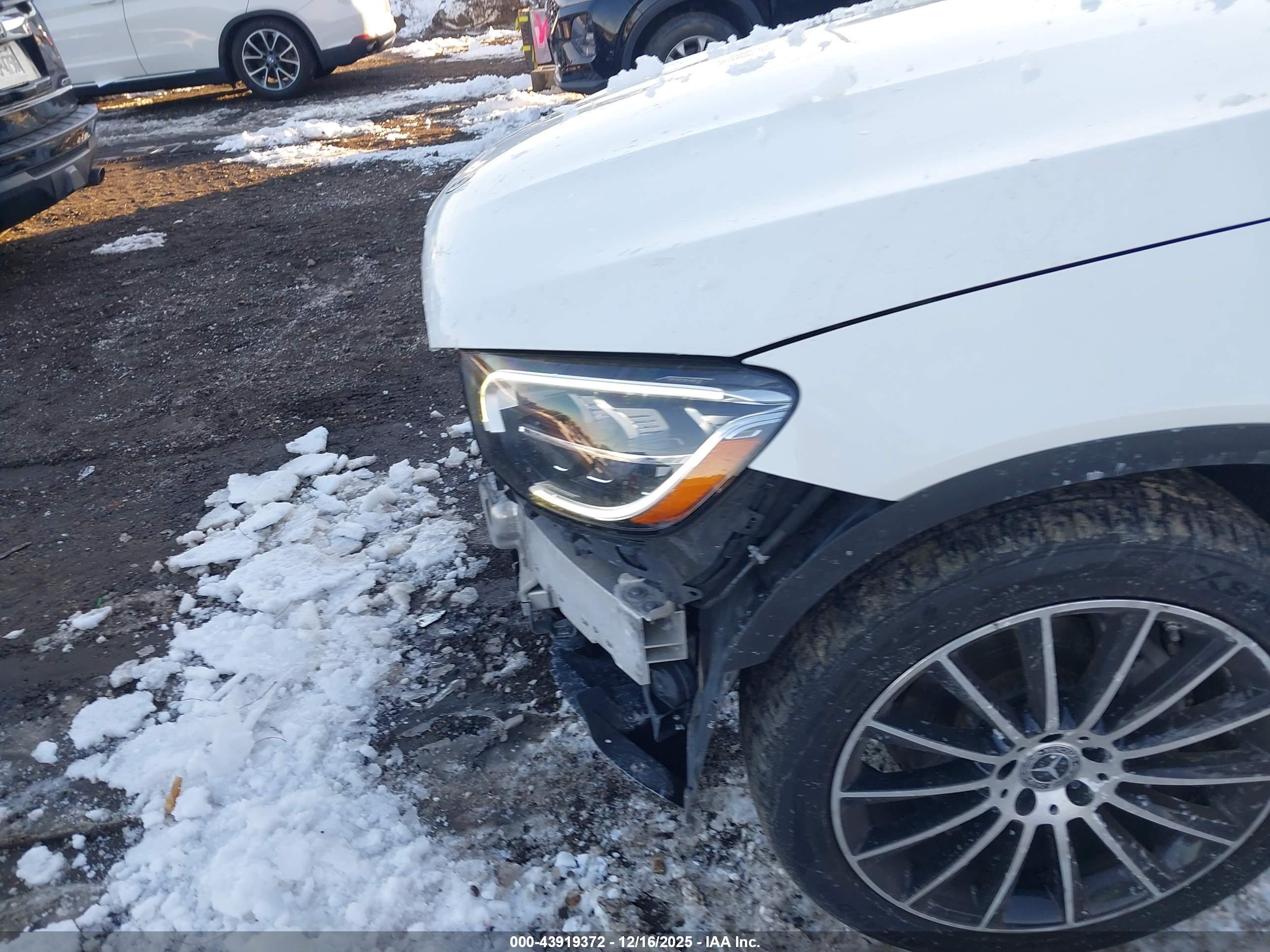 MERCEDES-BENZ GLC image 6