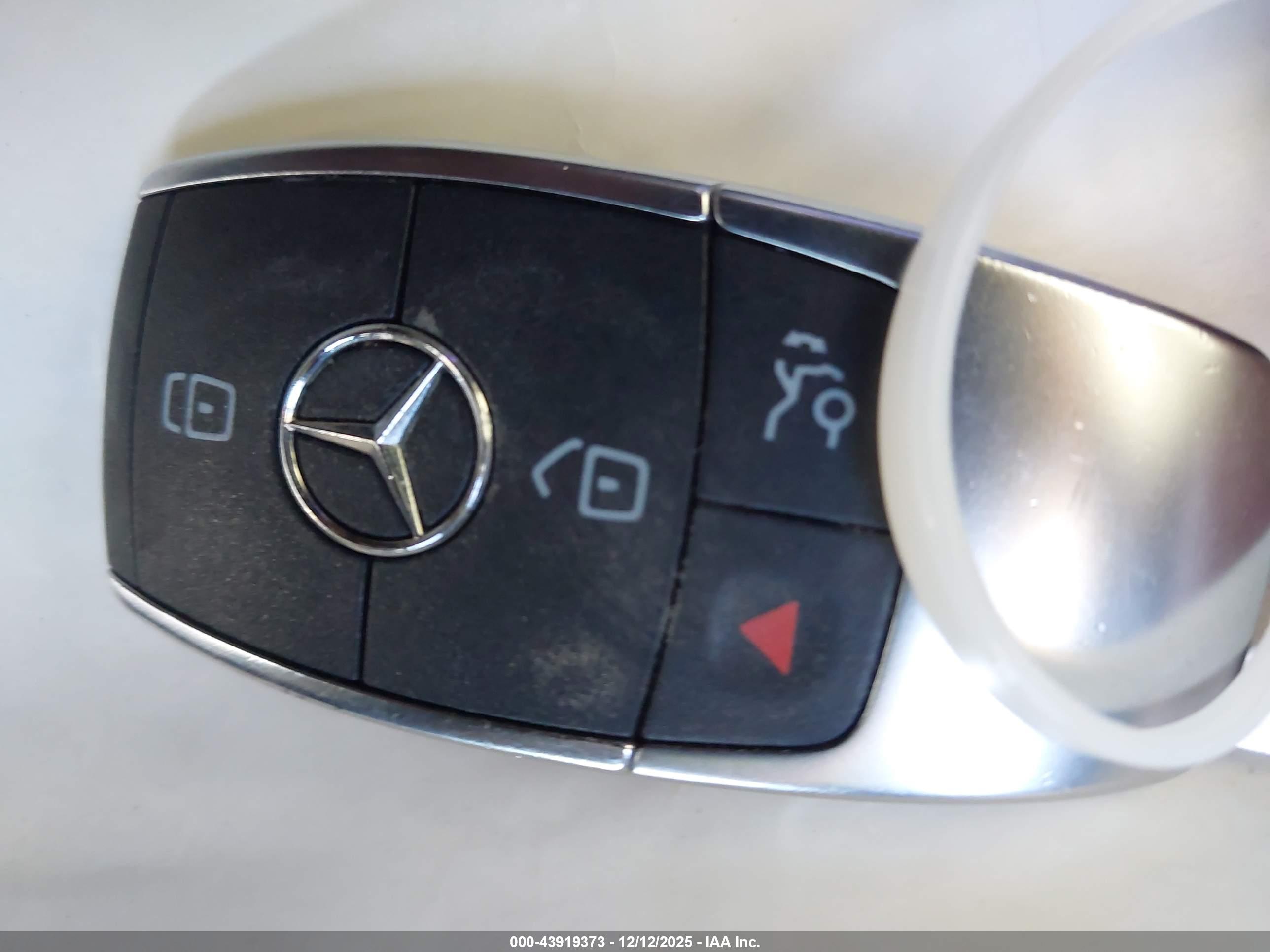 MERCEDES-BENZ GLE image 11