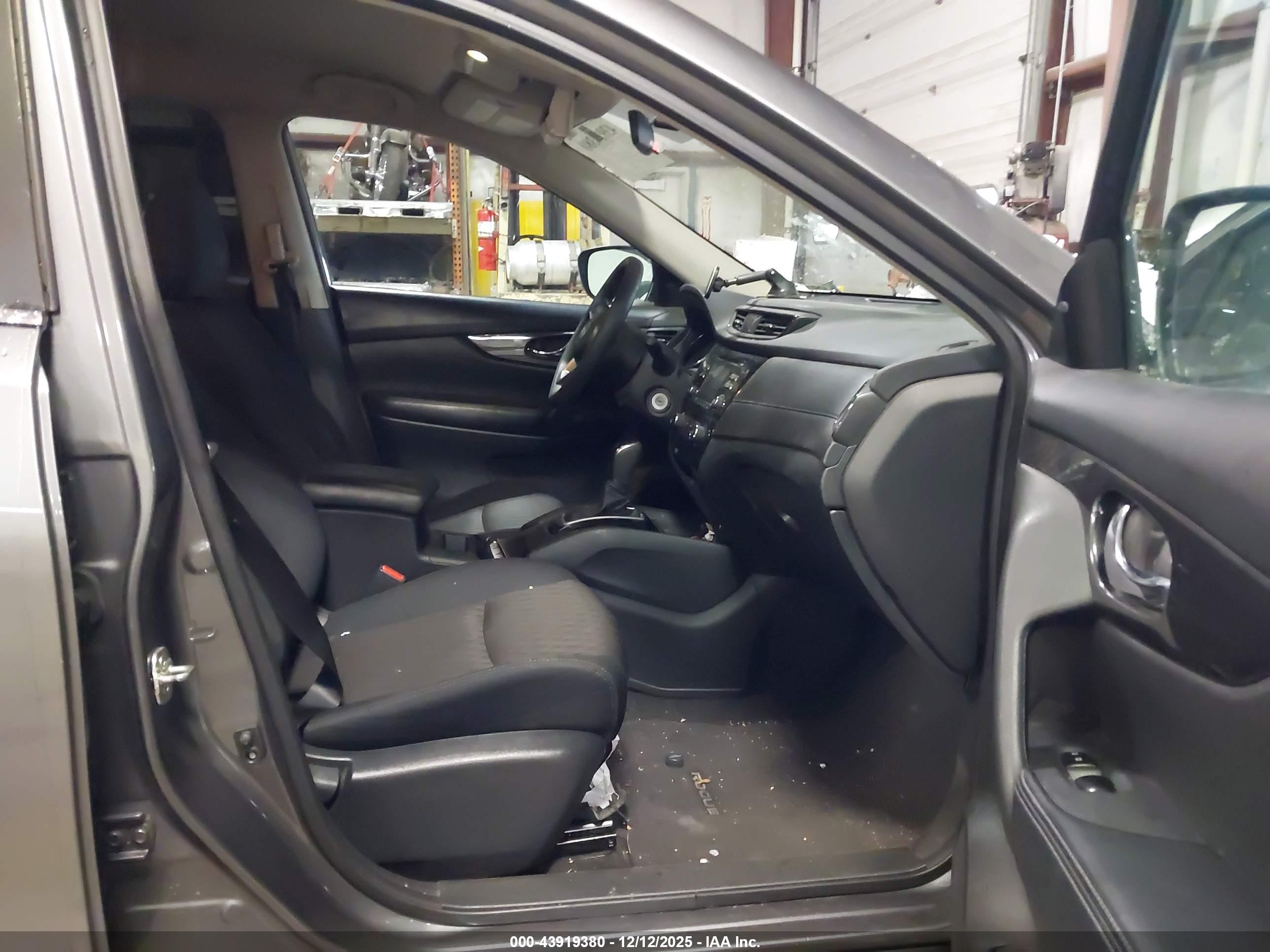 NISSAN ROGUE image 5