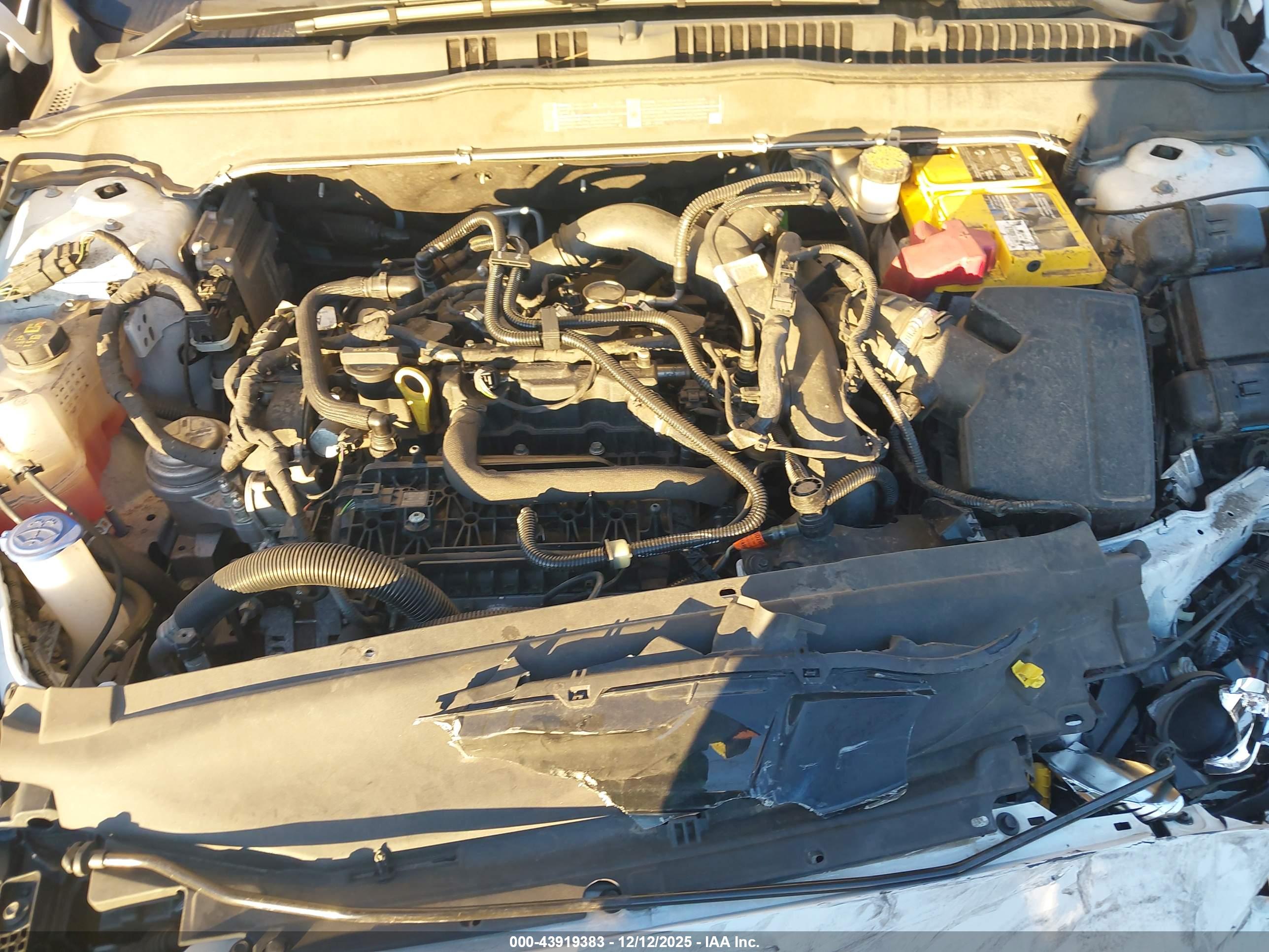 FORD FUSION image 10