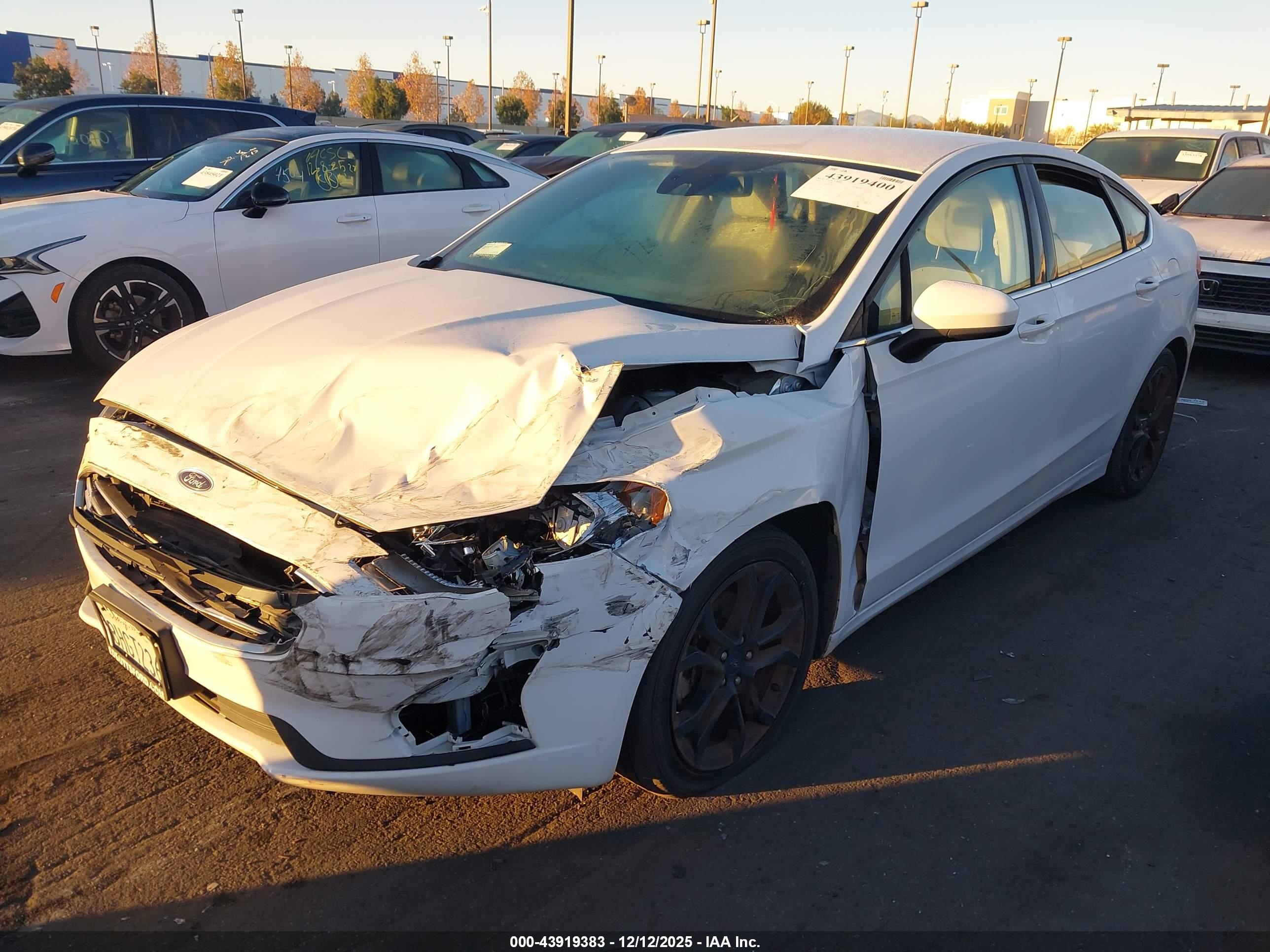 FORD FUSION image 2