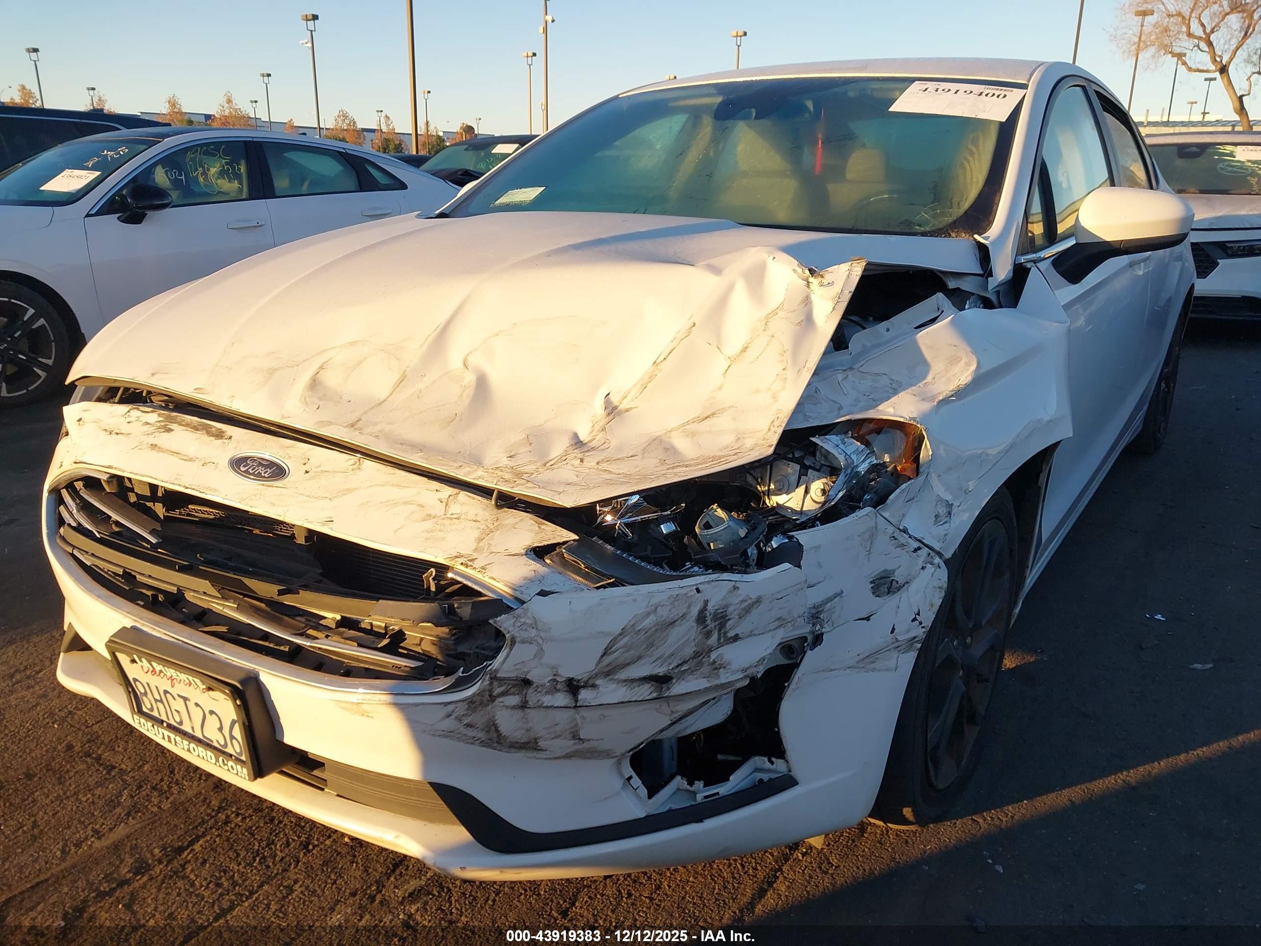 FORD FUSION image 6