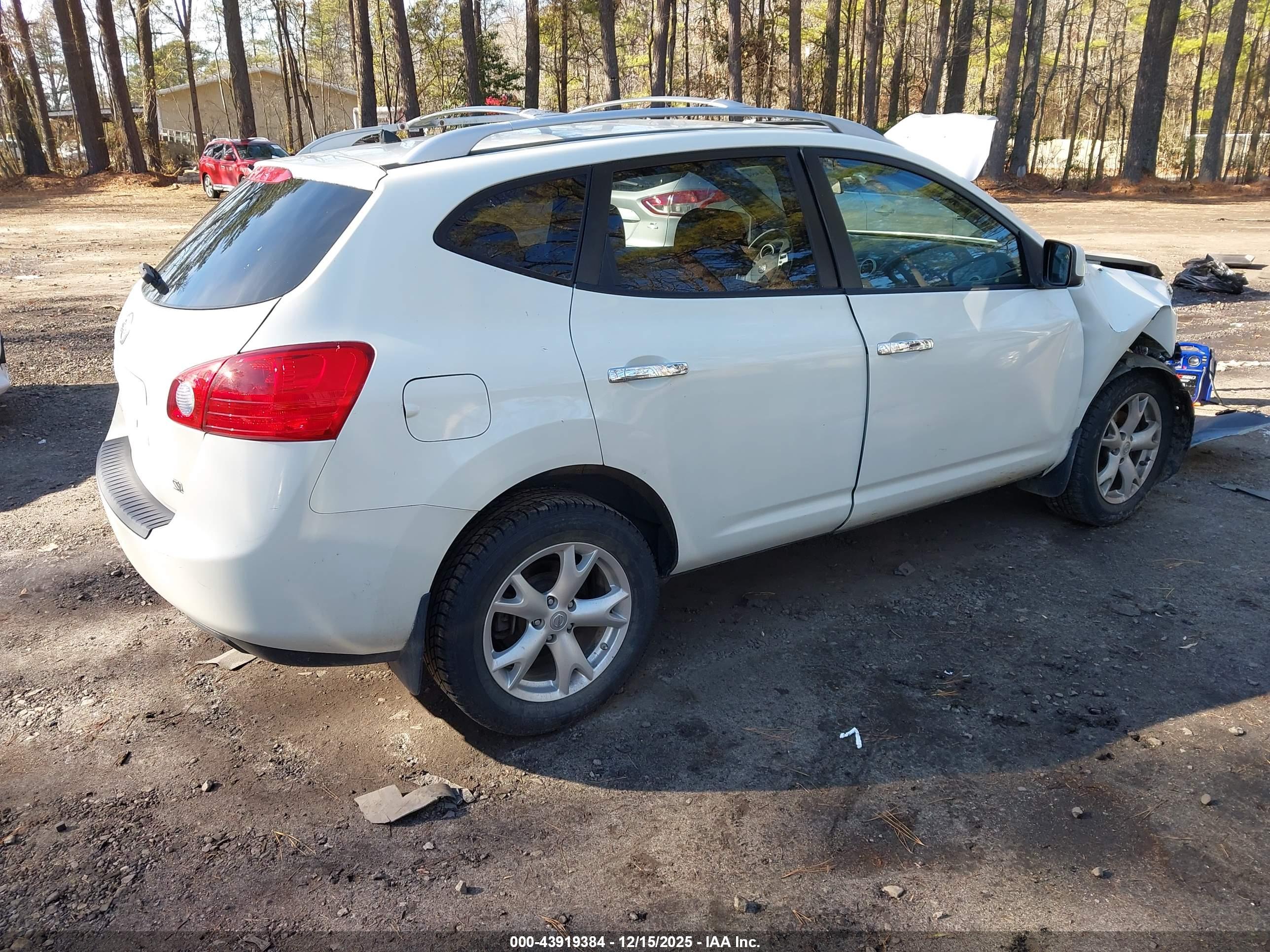 NISSAN ROGUE image 4