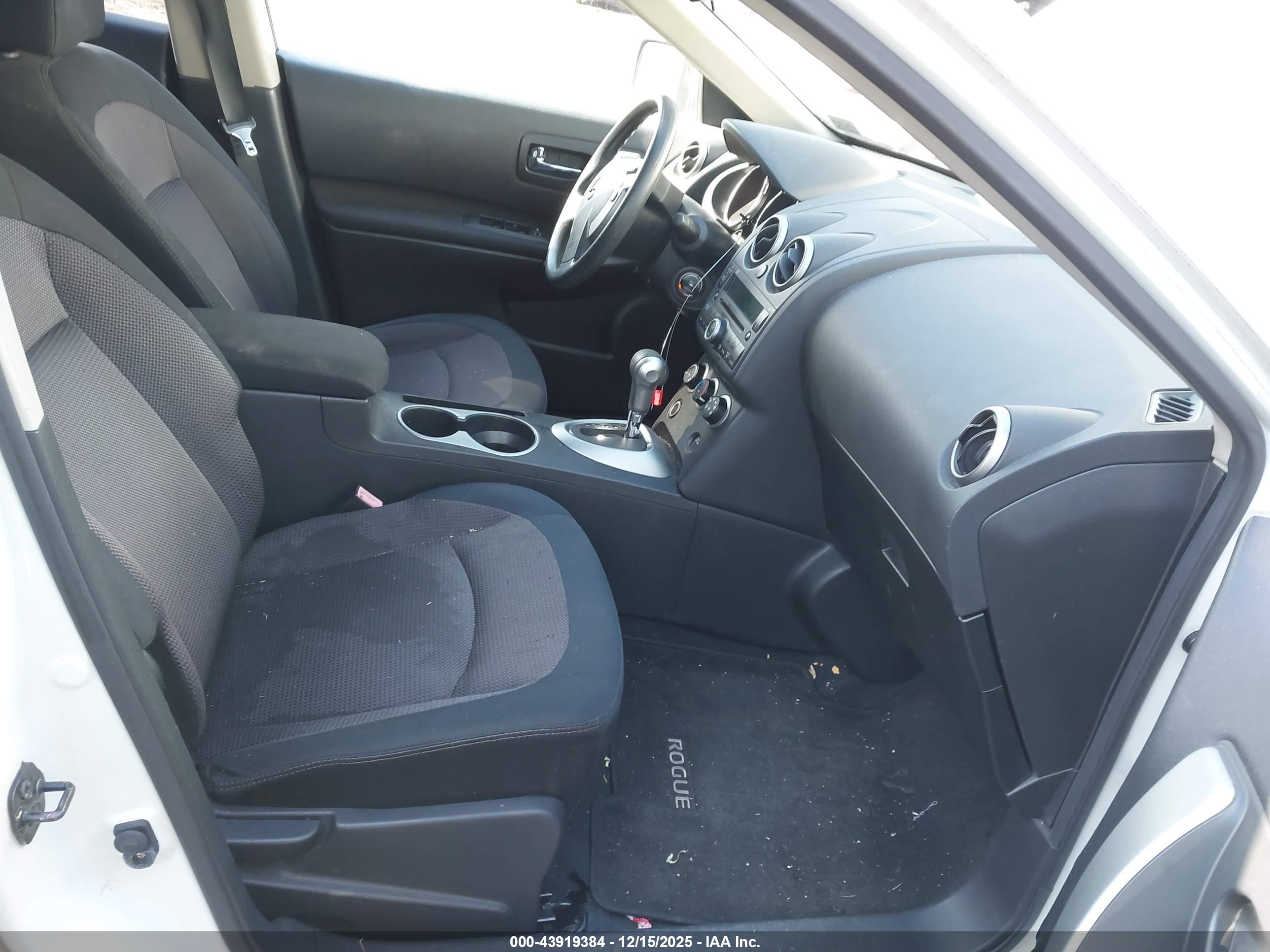 NISSAN ROGUE image 5
