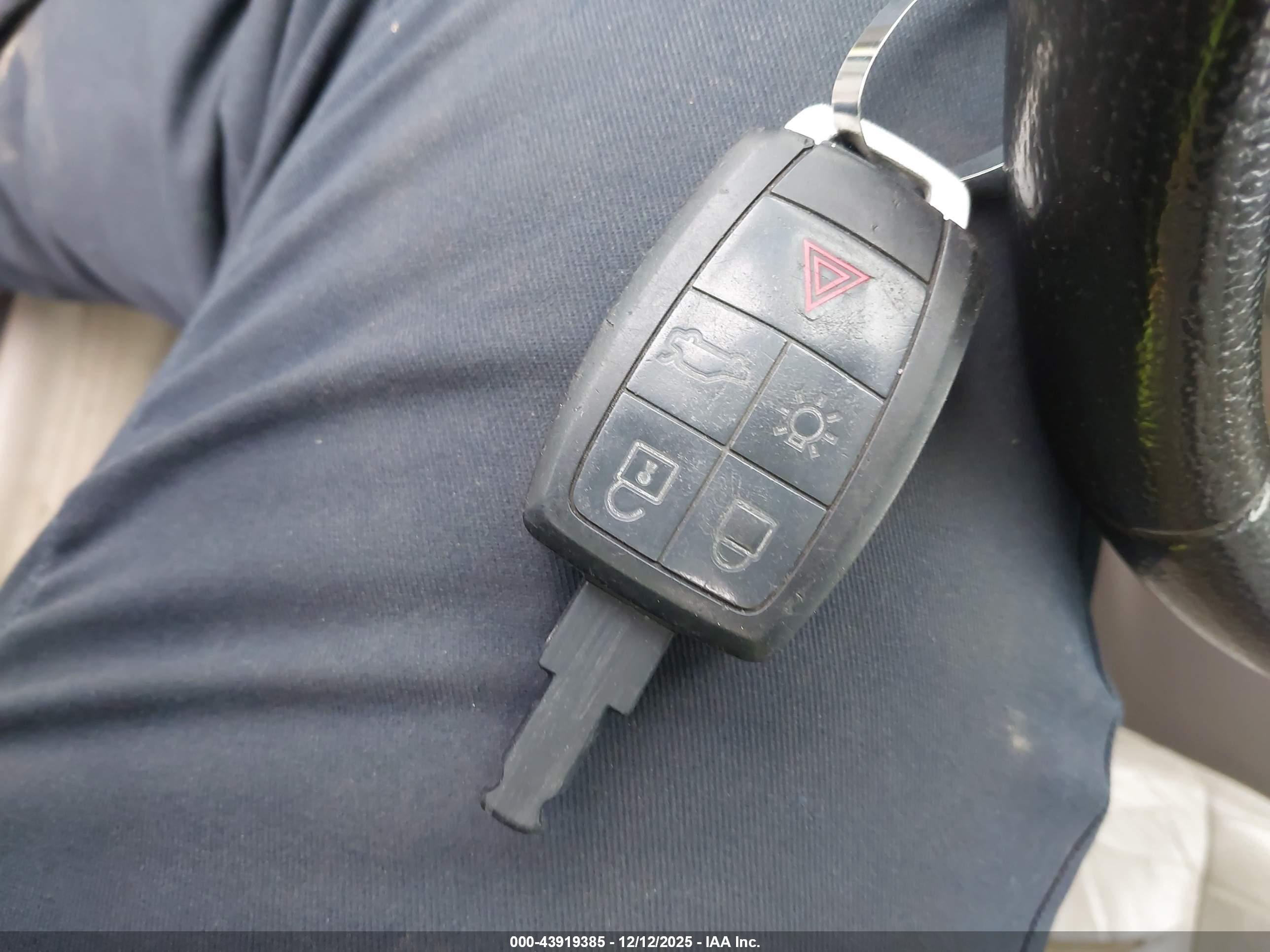 VOLVO S40 image 11
