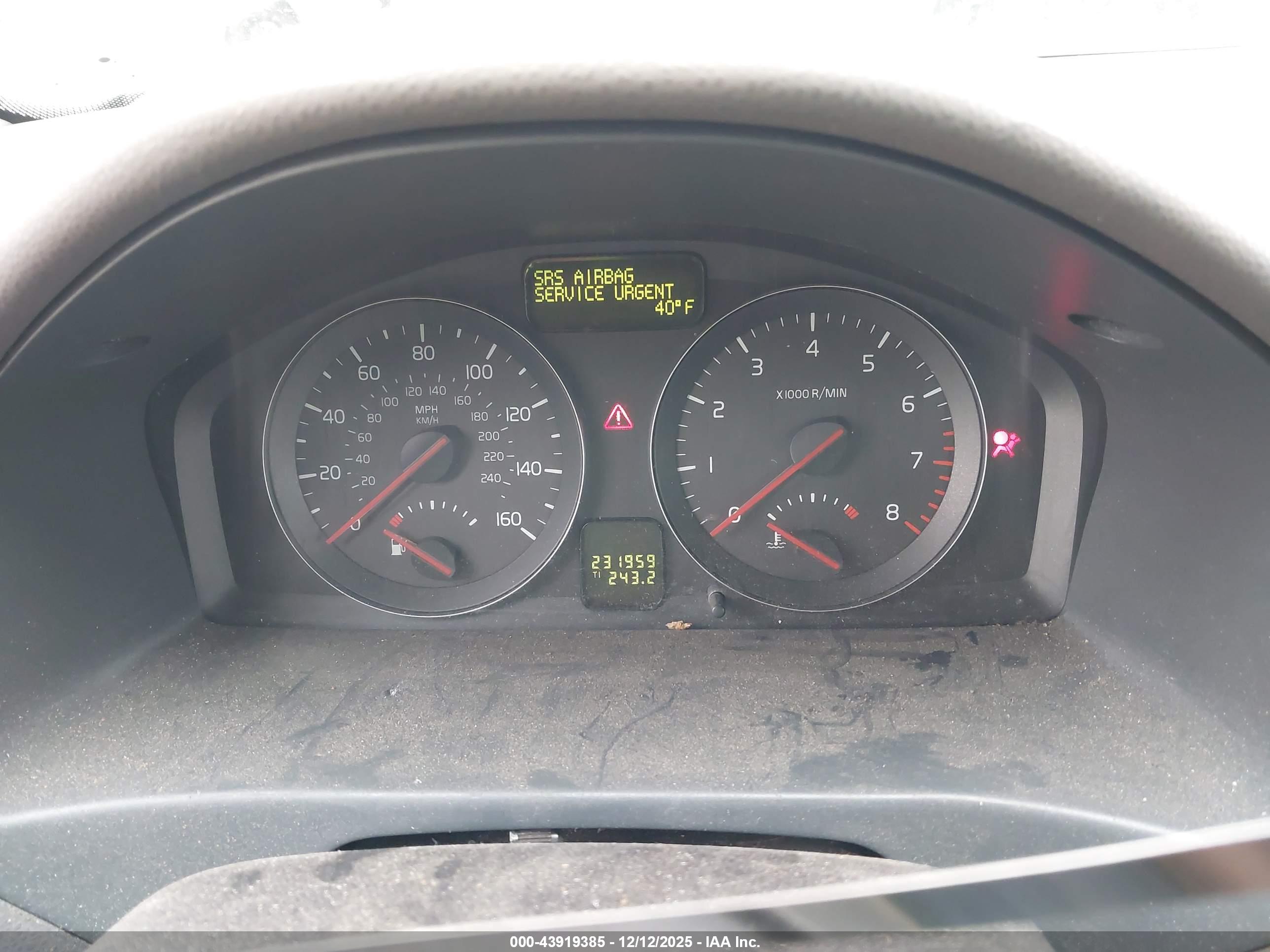 VOLVO S40 image 7