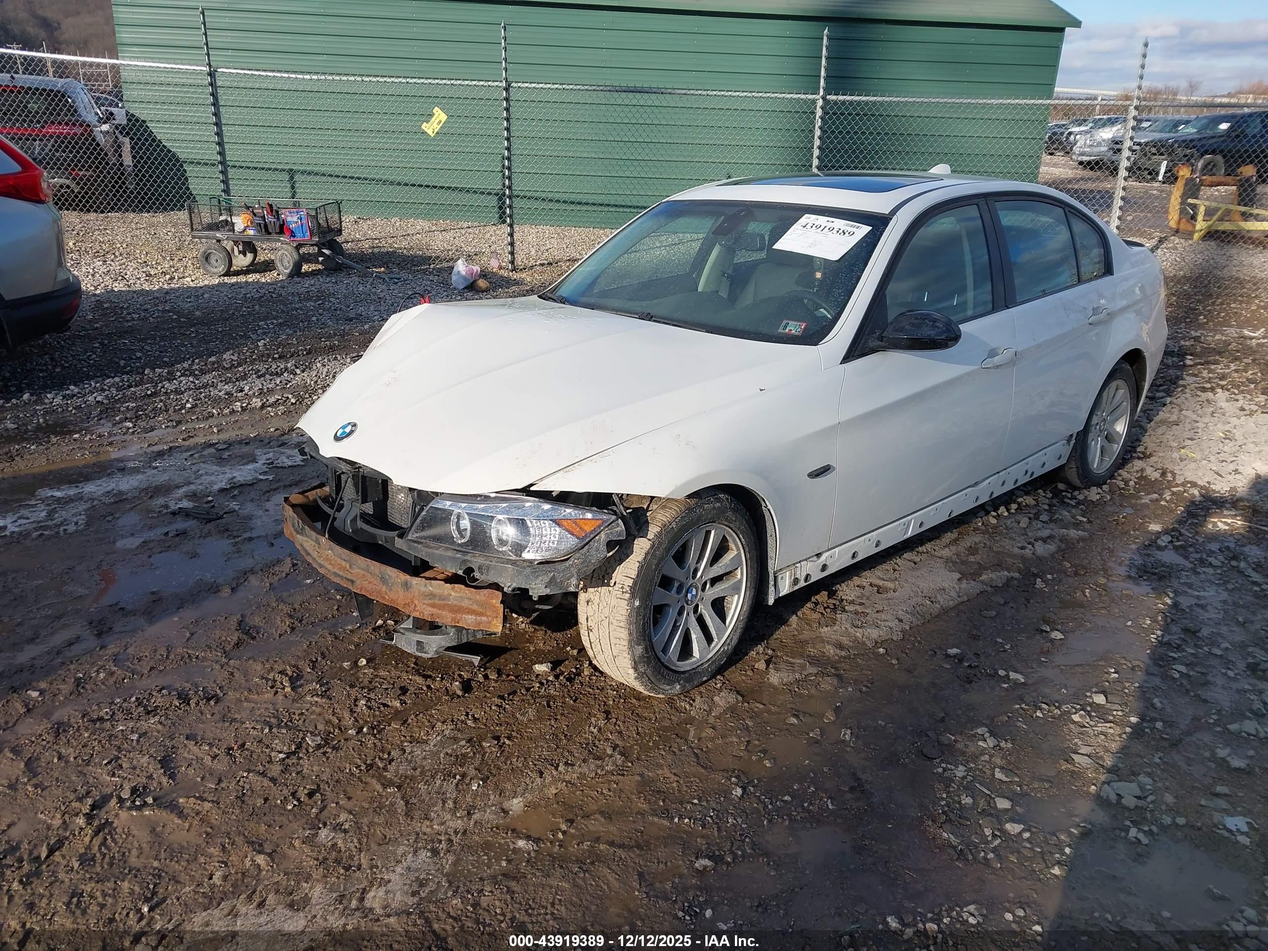 BMW 328XI image 2