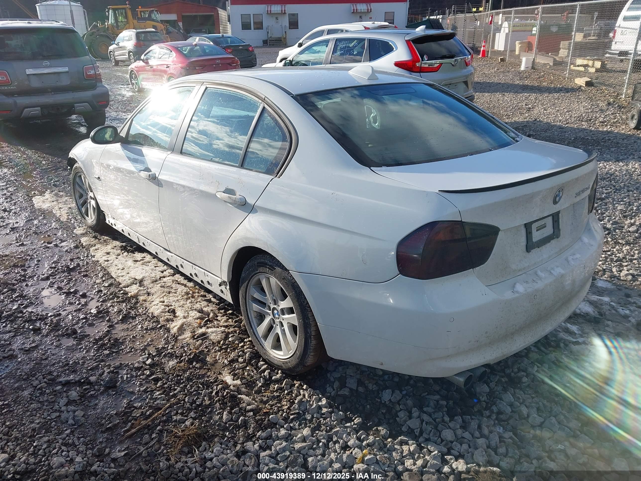 BMW 328XI image 3