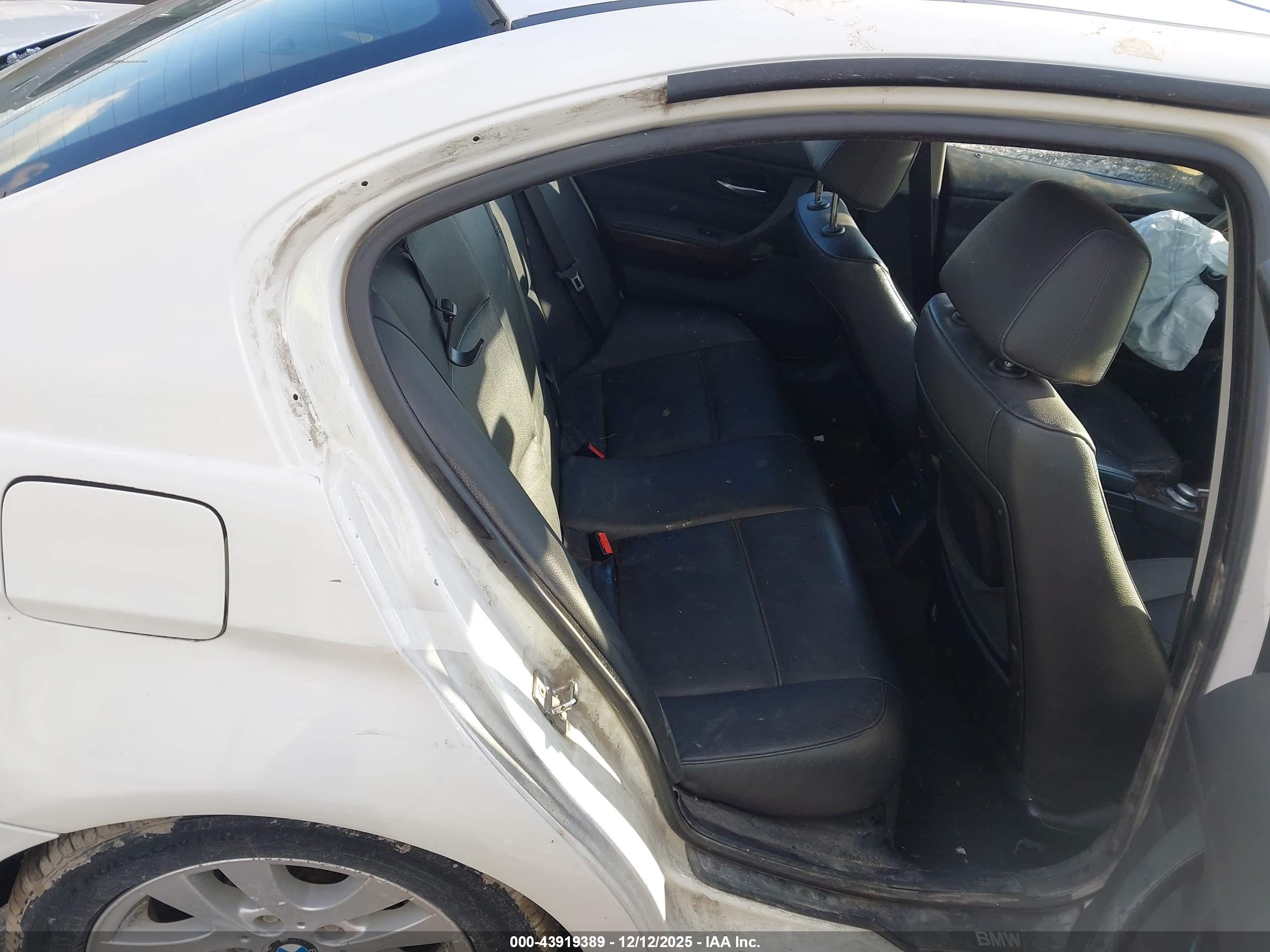 BMW 328XI image 8