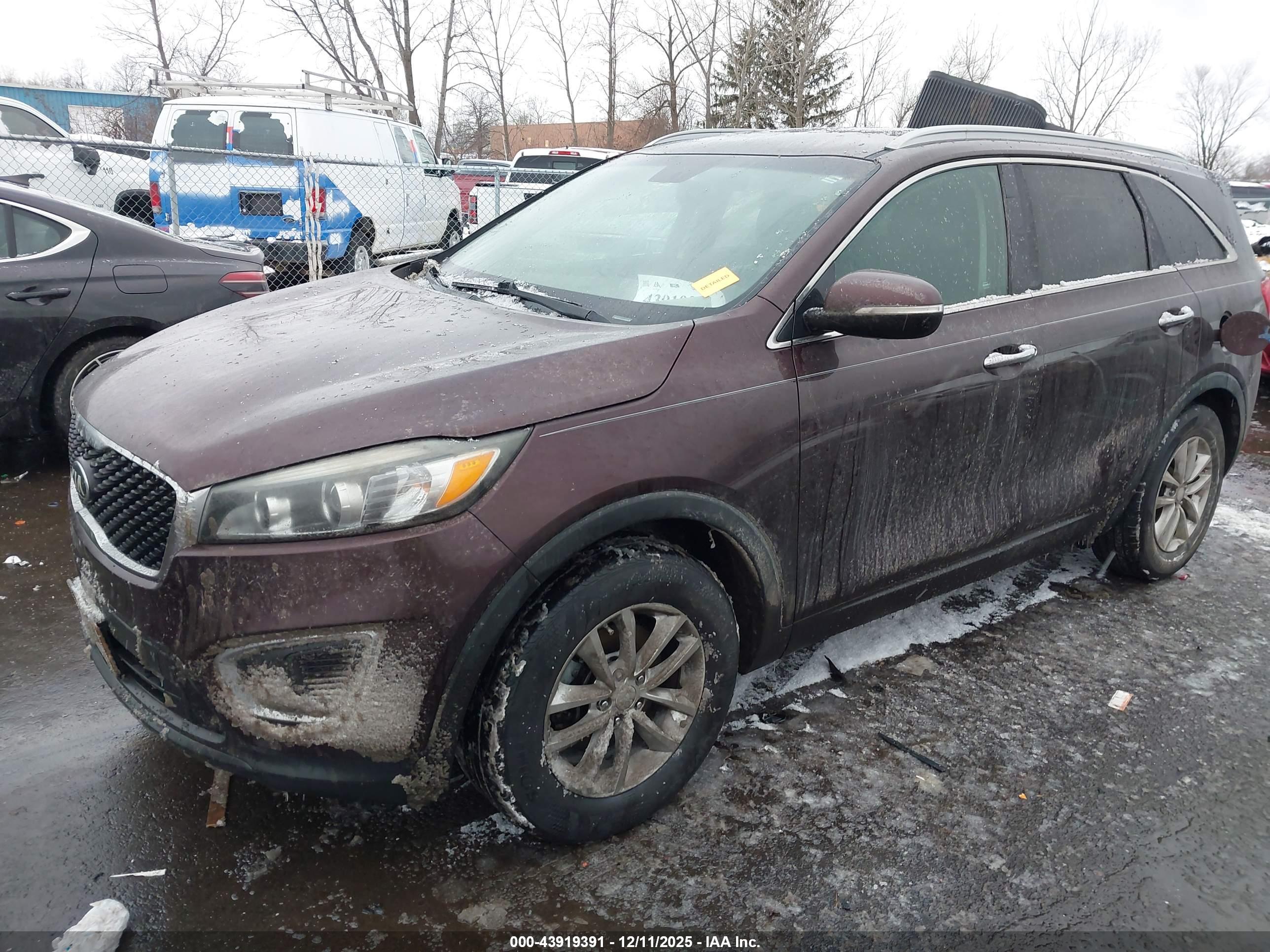 KIA SORENTO image 2