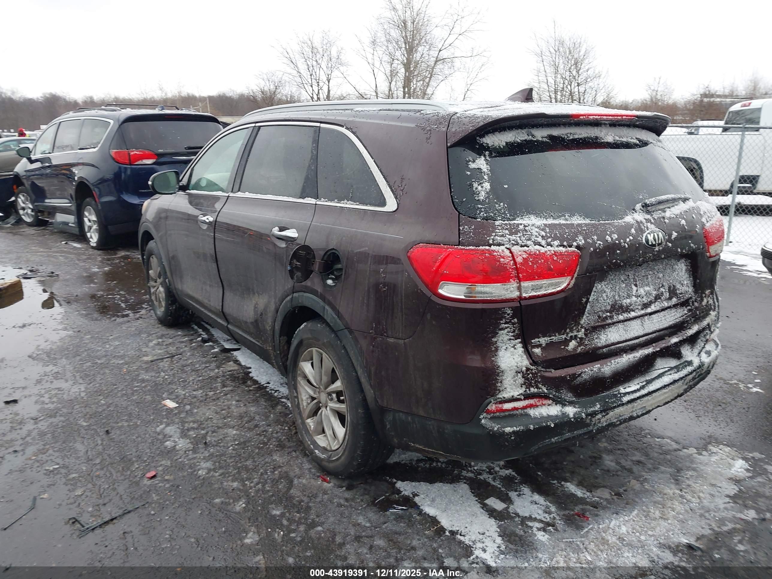 KIA SORENTO image 3