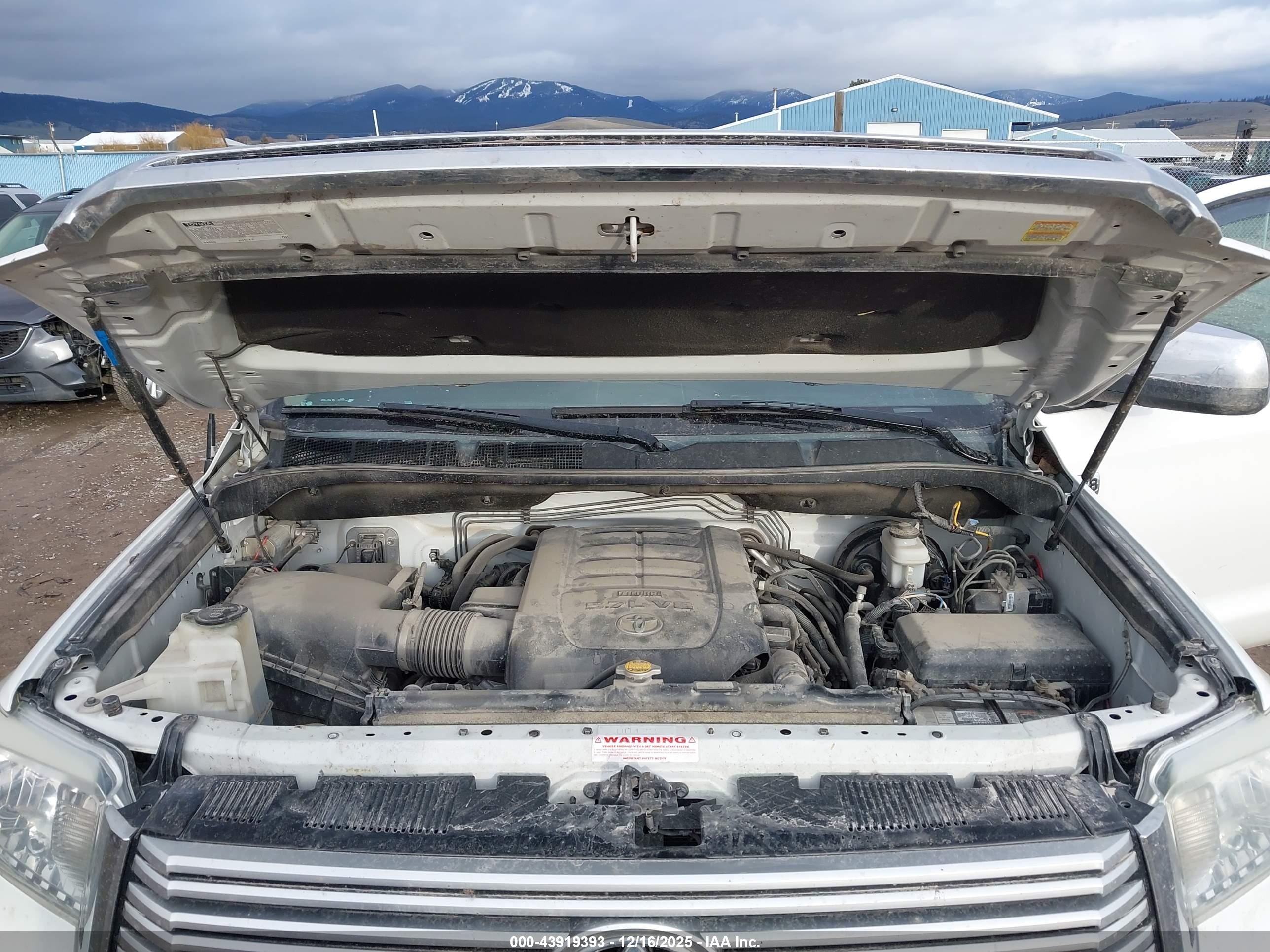 TOYOTA TUNDRA image 10