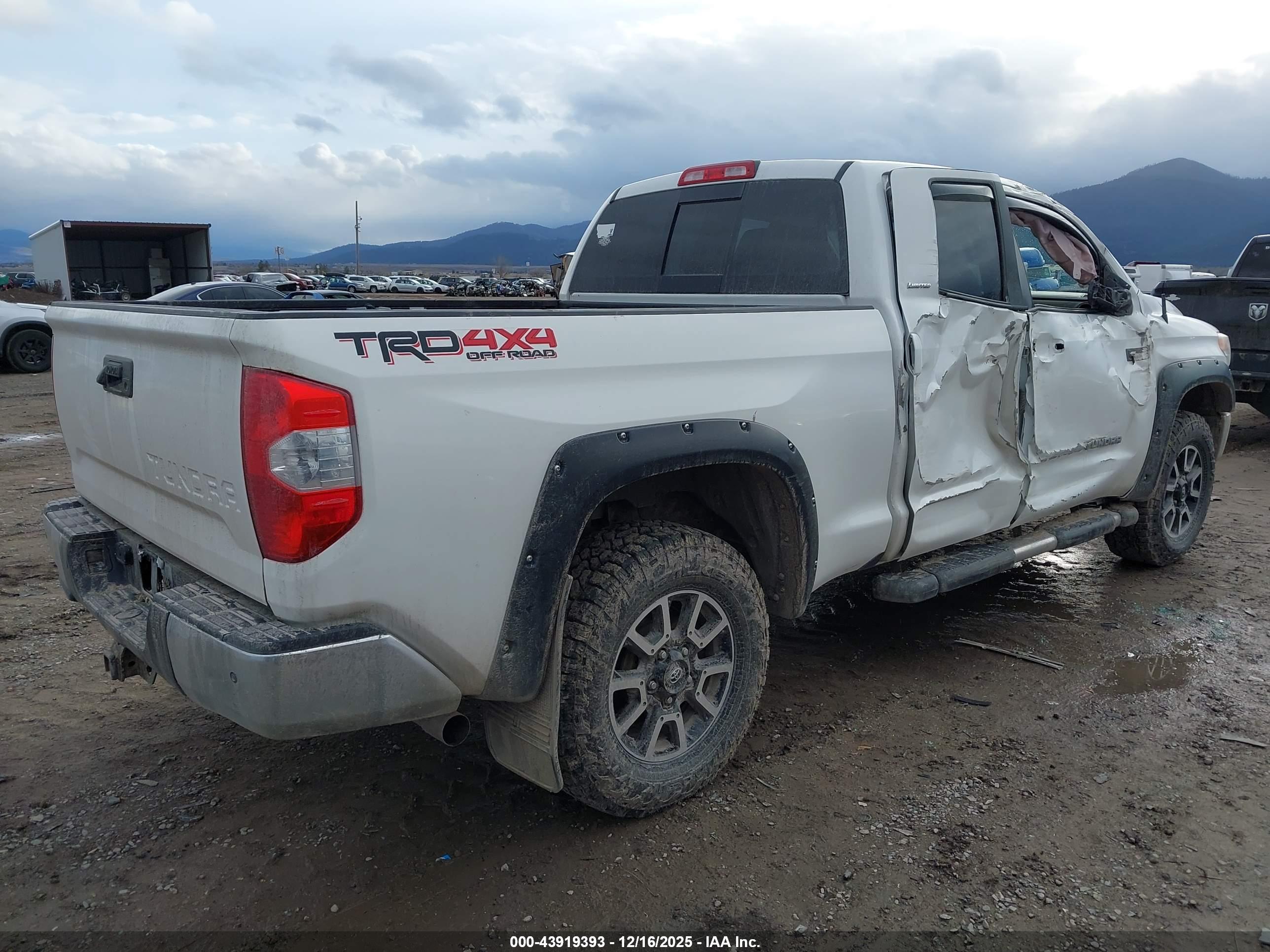 TOYOTA TUNDRA image 4