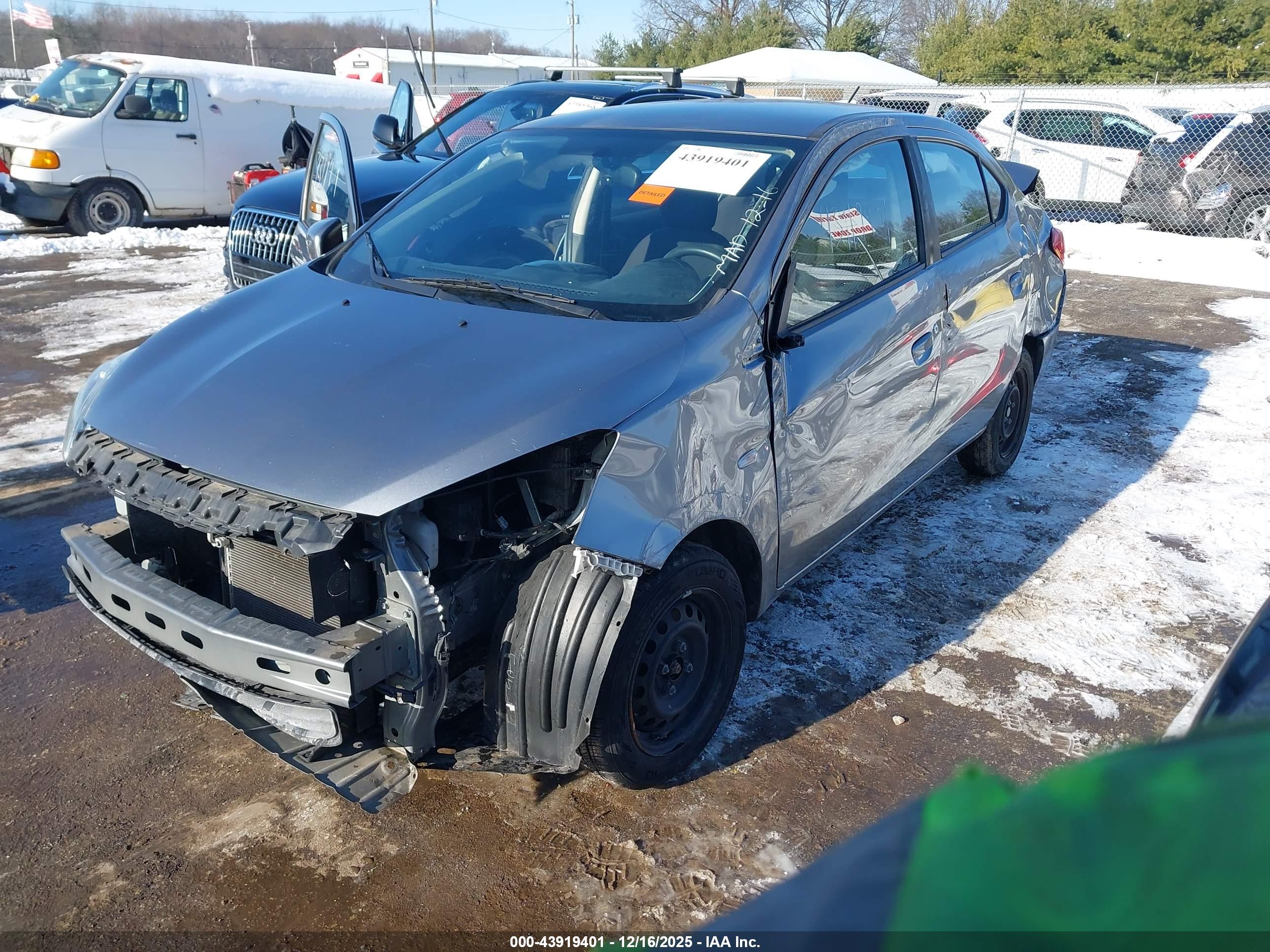 MITSUBISHI MIRAGE image 2