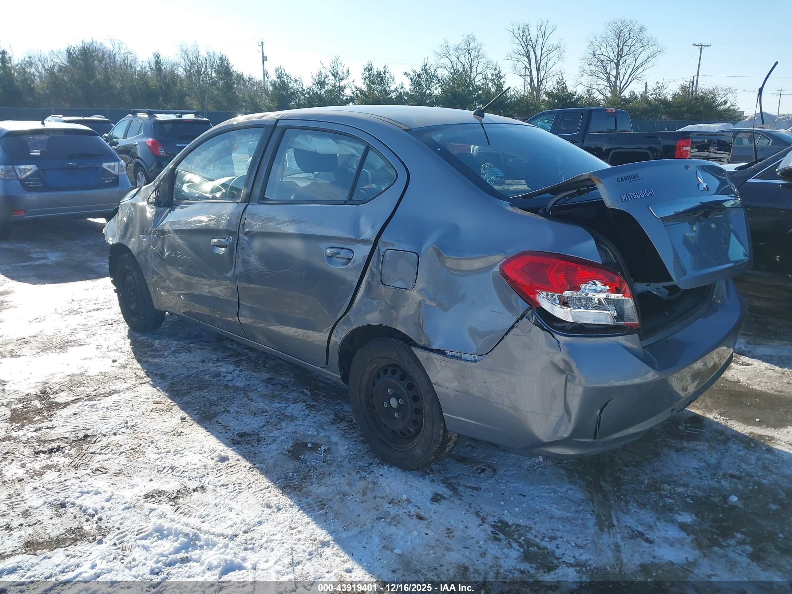 MITSUBISHI MIRAGE image 3