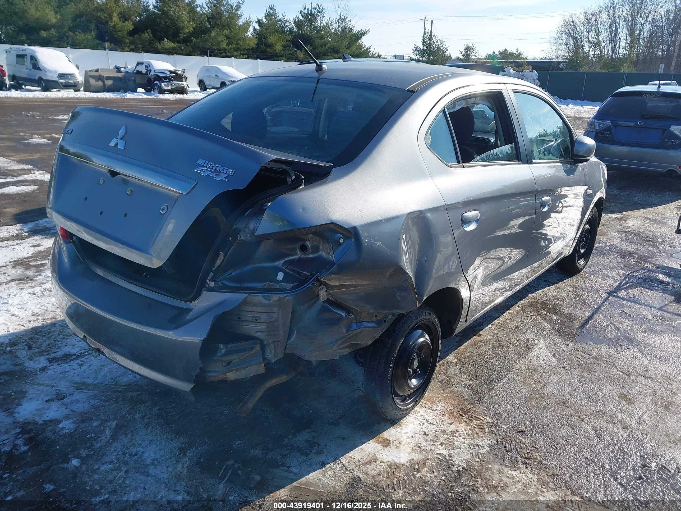 MITSUBISHI MIRAGE image 4