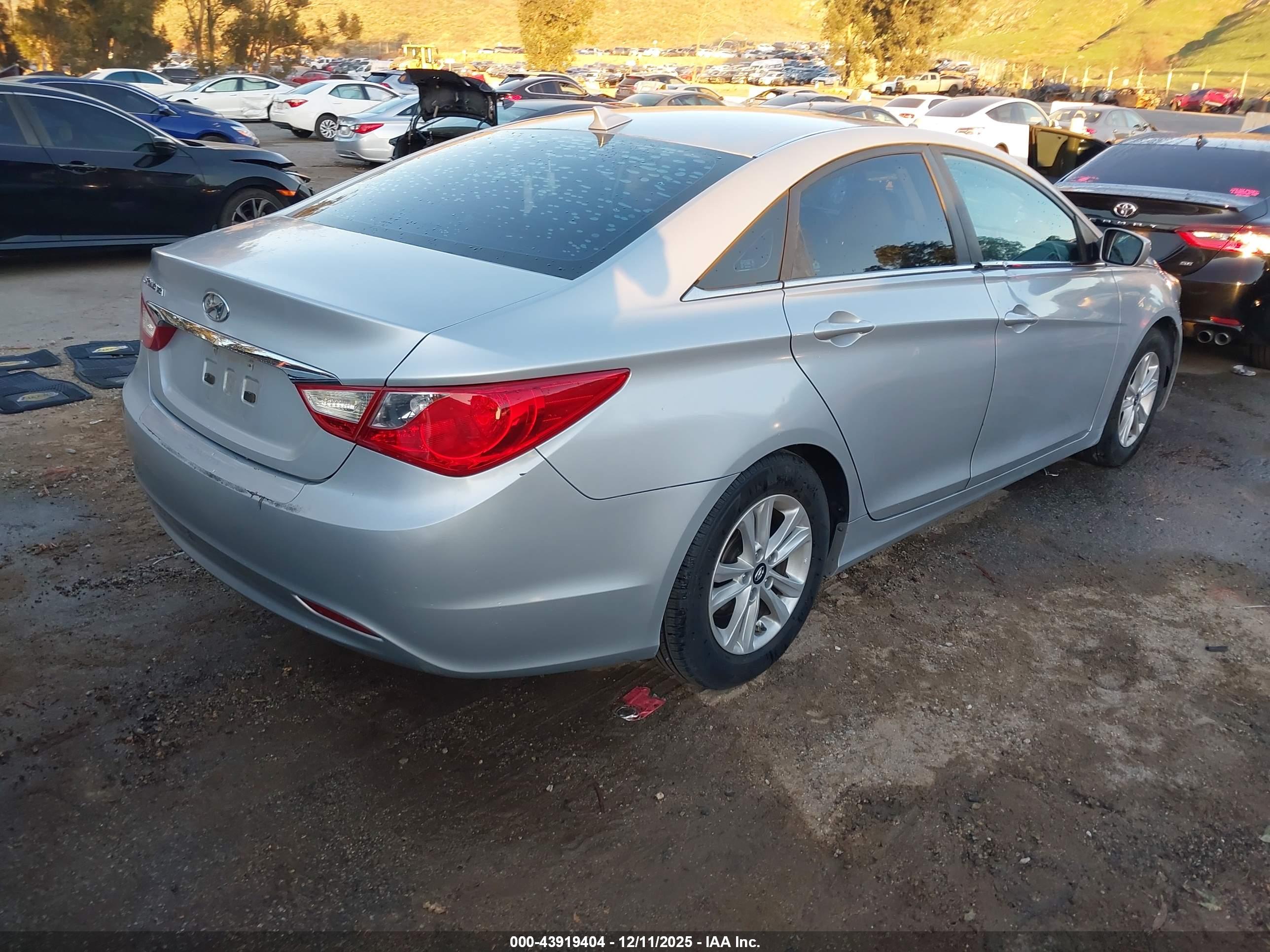 HYUNDAI SONATA image 4