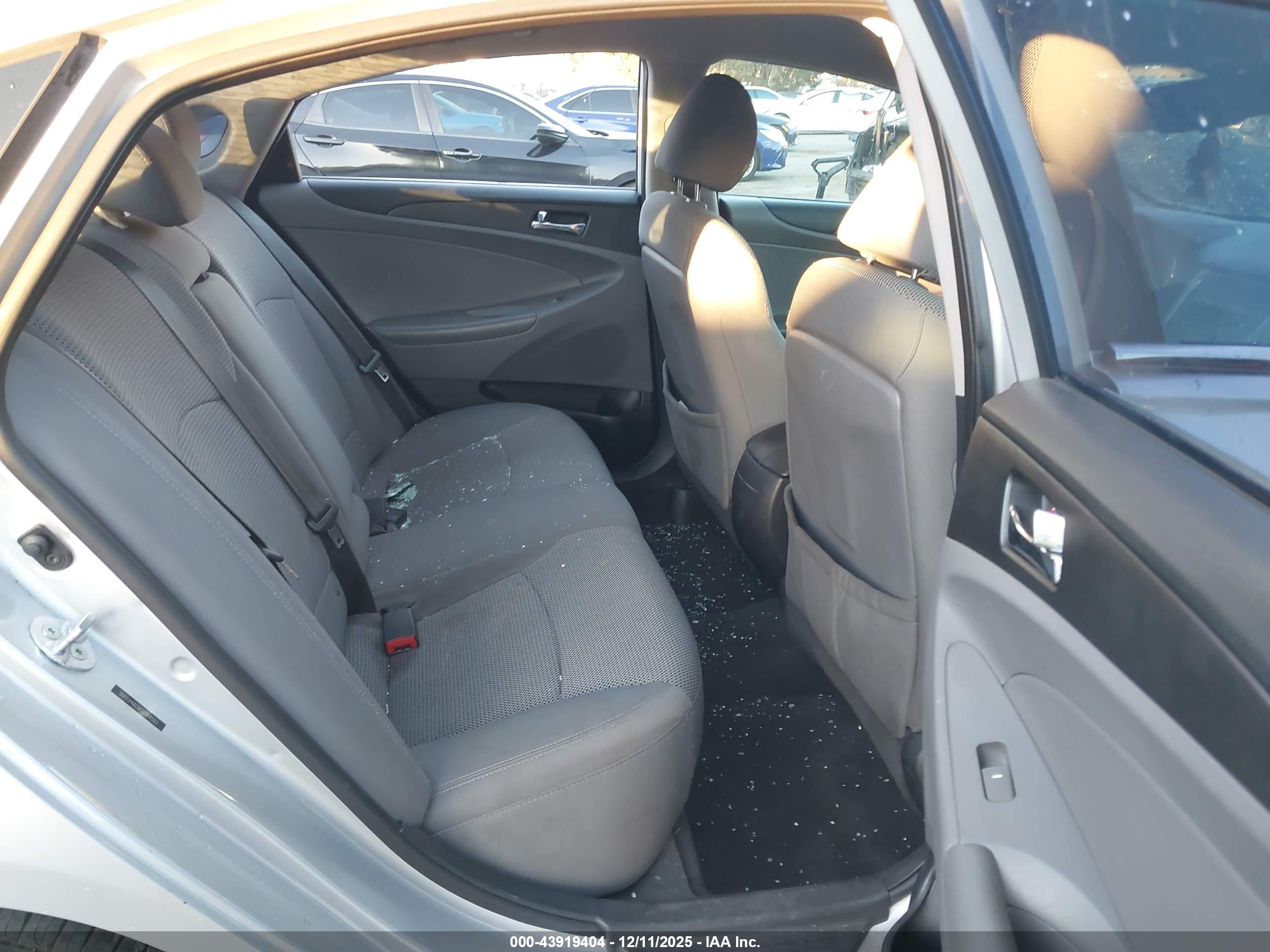 HYUNDAI SONATA image 8